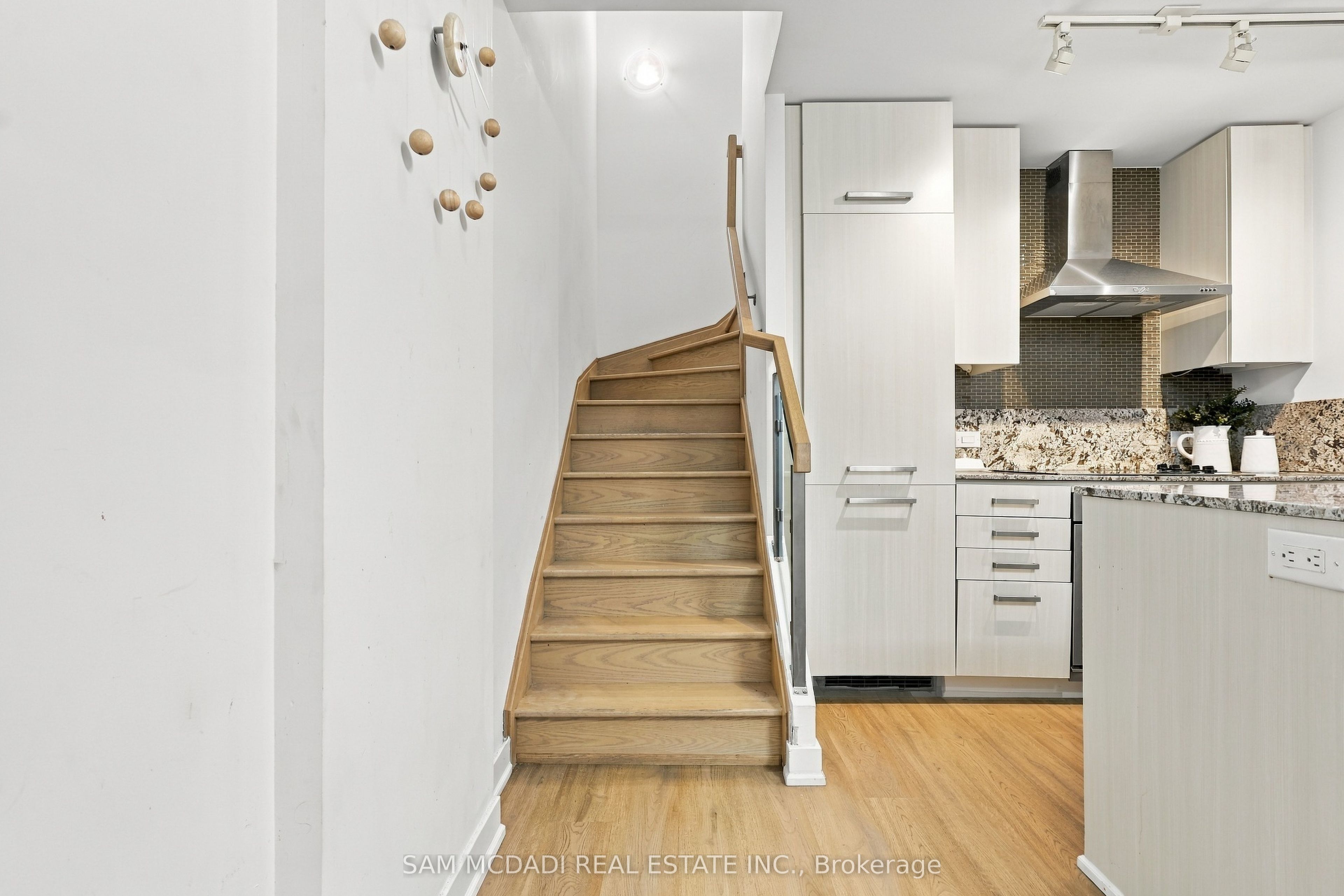 15 Beverley Street Th27 Property Photo 14