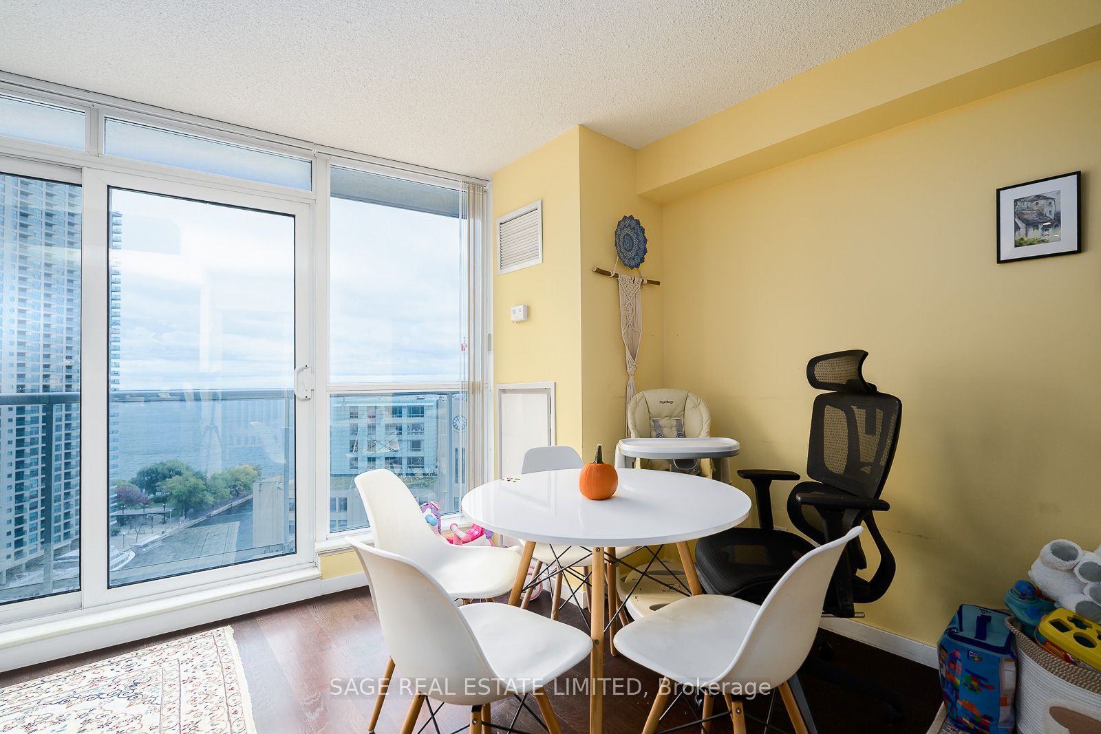 208 Queens Quay W 1705 Property Photo 8