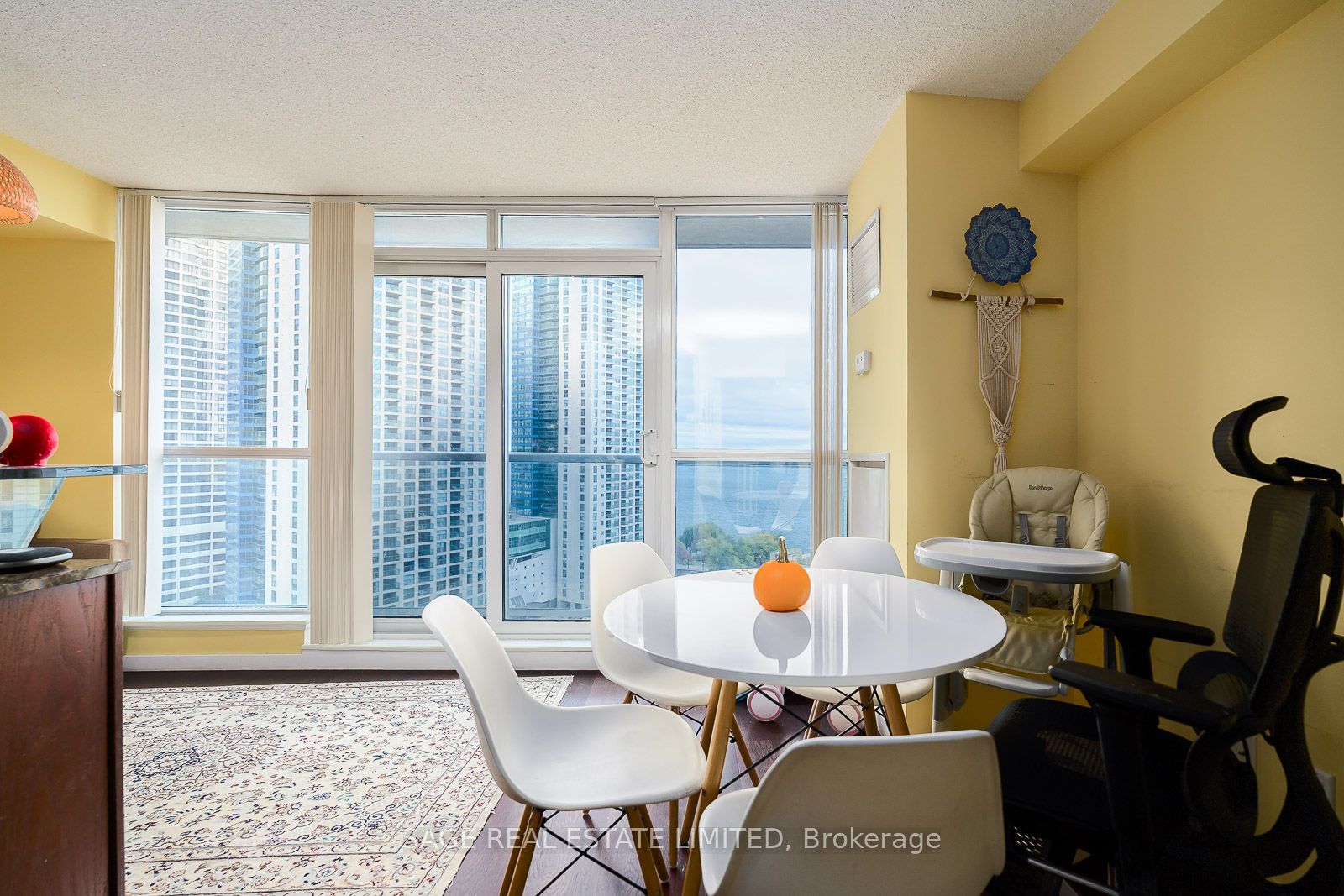 208 Queens Quay W 1705 Property Photo 11
