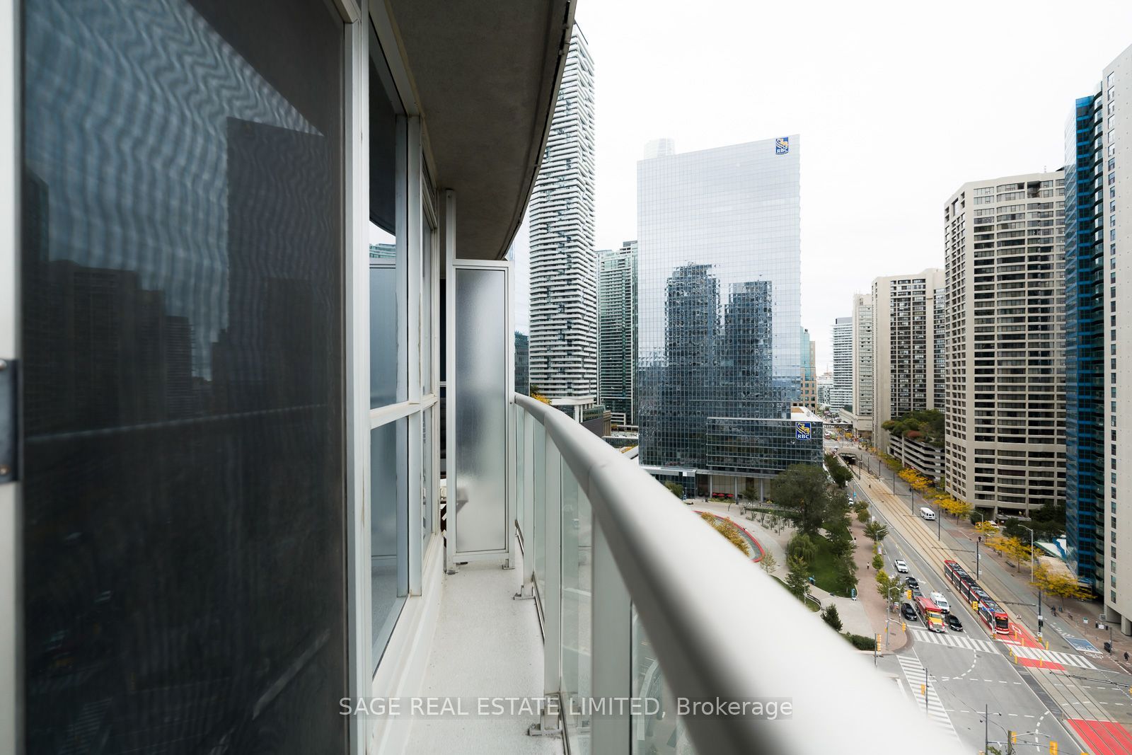 208 Queens Quay W 1705 Property Photo 12