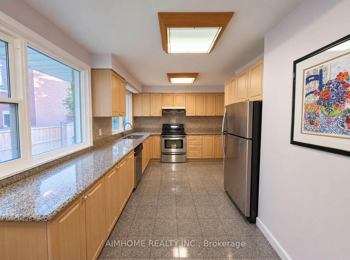 25 Burbank Drive Property Photo 3