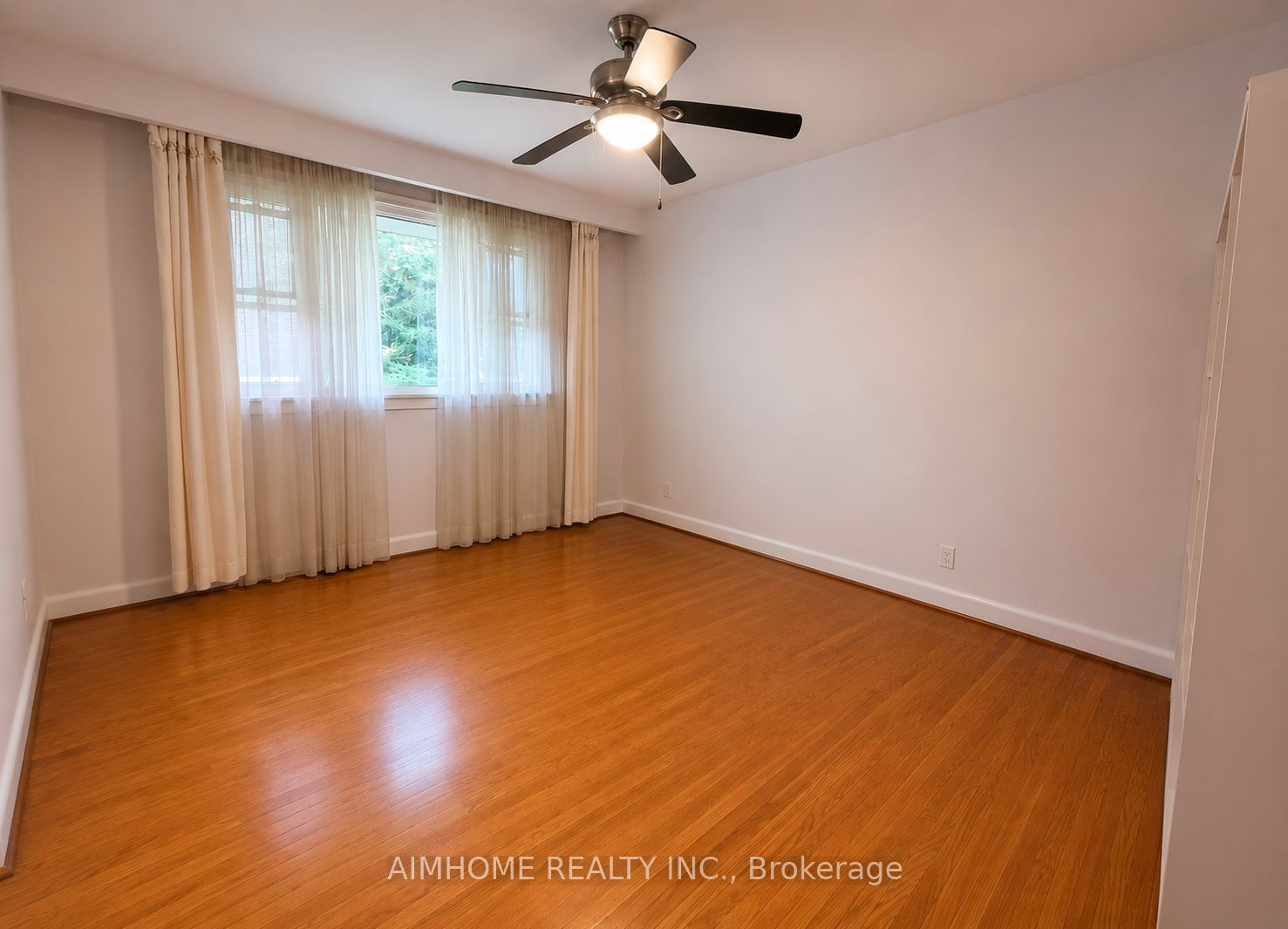 25 Burbank Drive Property Photo 5