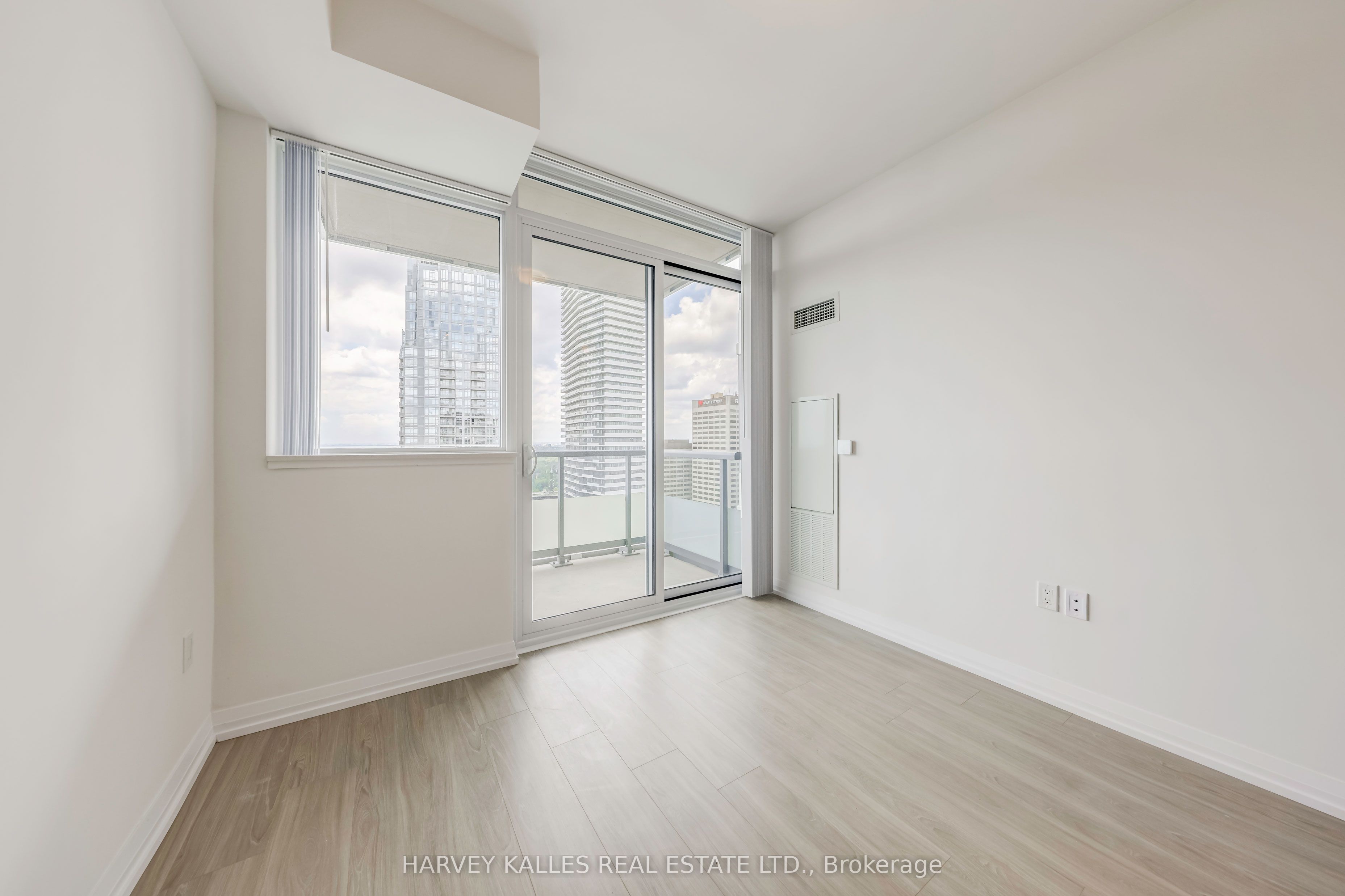 50 Dunfield Avenue 3415 Property Photo 10