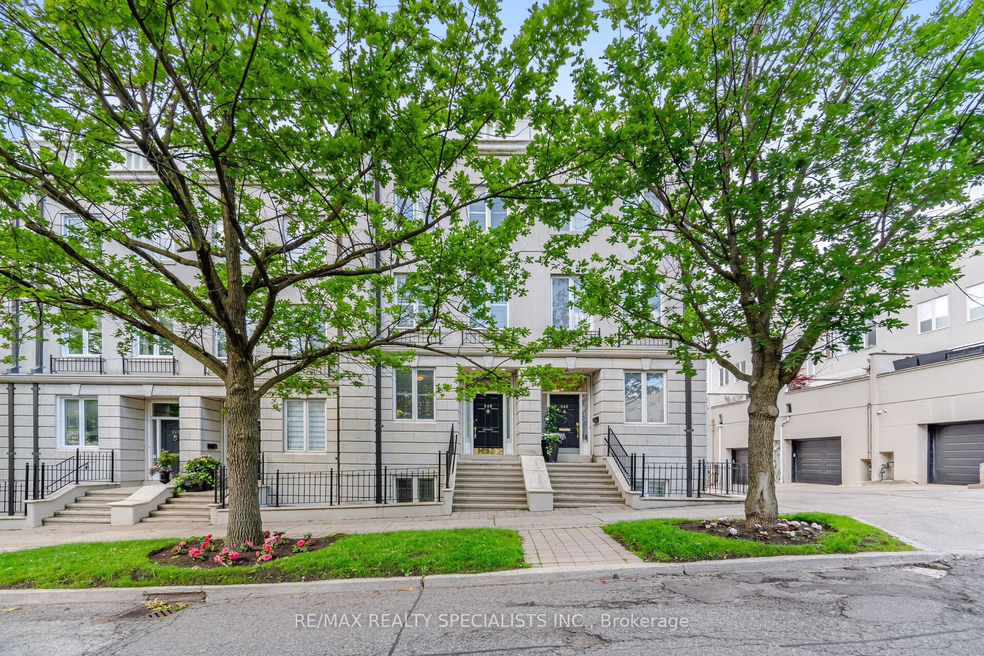 246 Walmer Road Property Photo 1