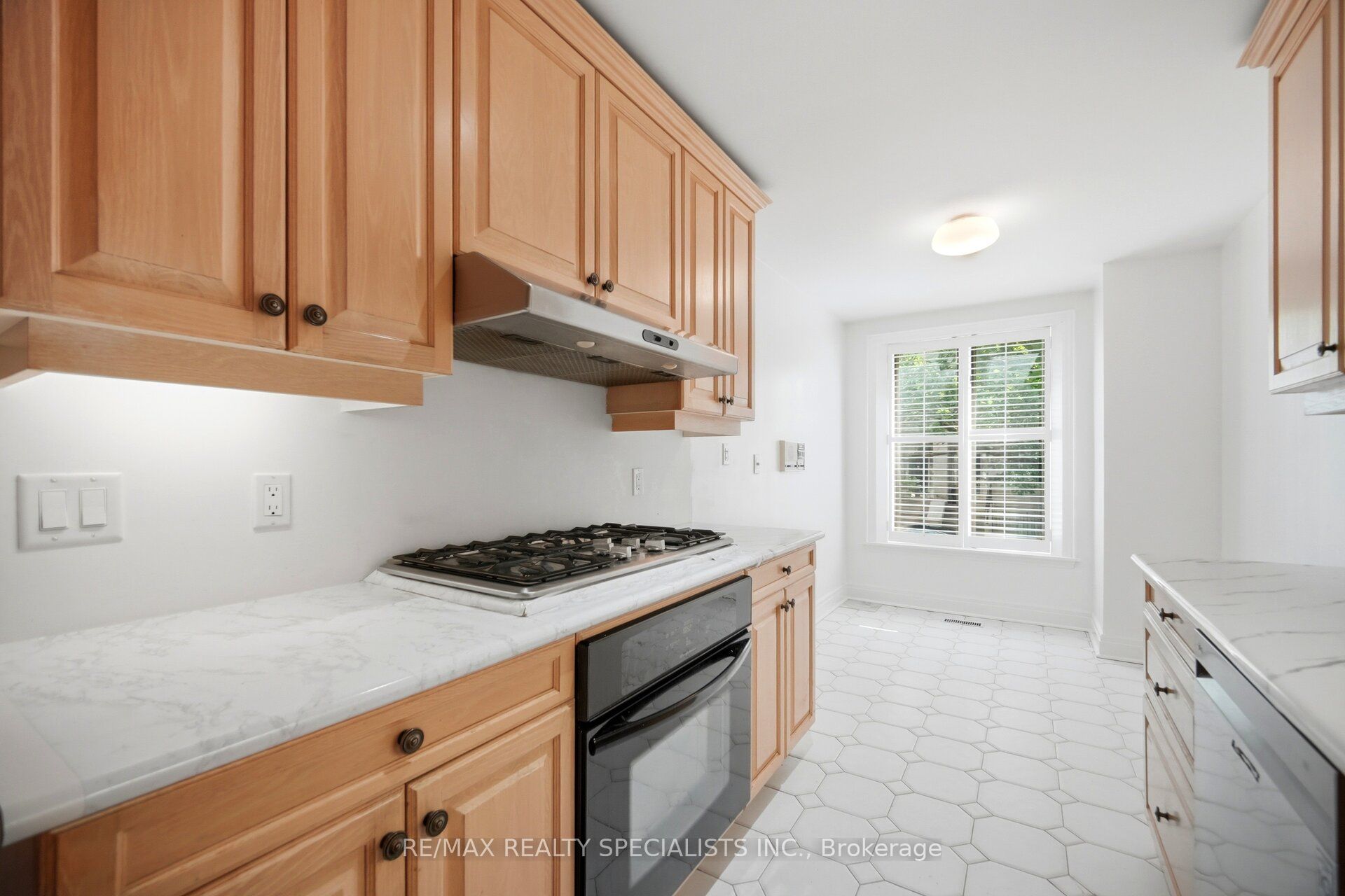 246 Walmer Road Property Photo 13