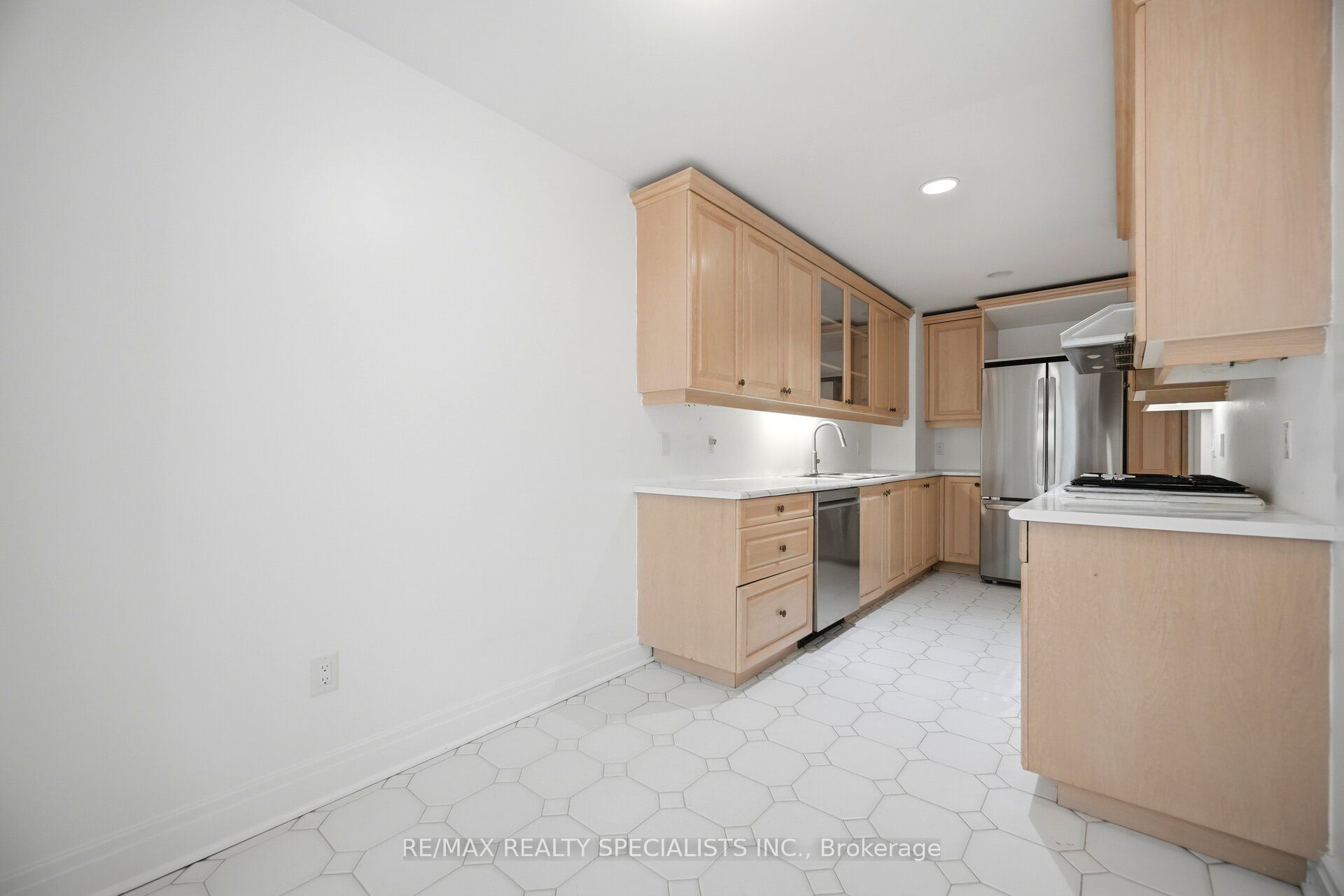 246 Walmer Road Property Photo 16