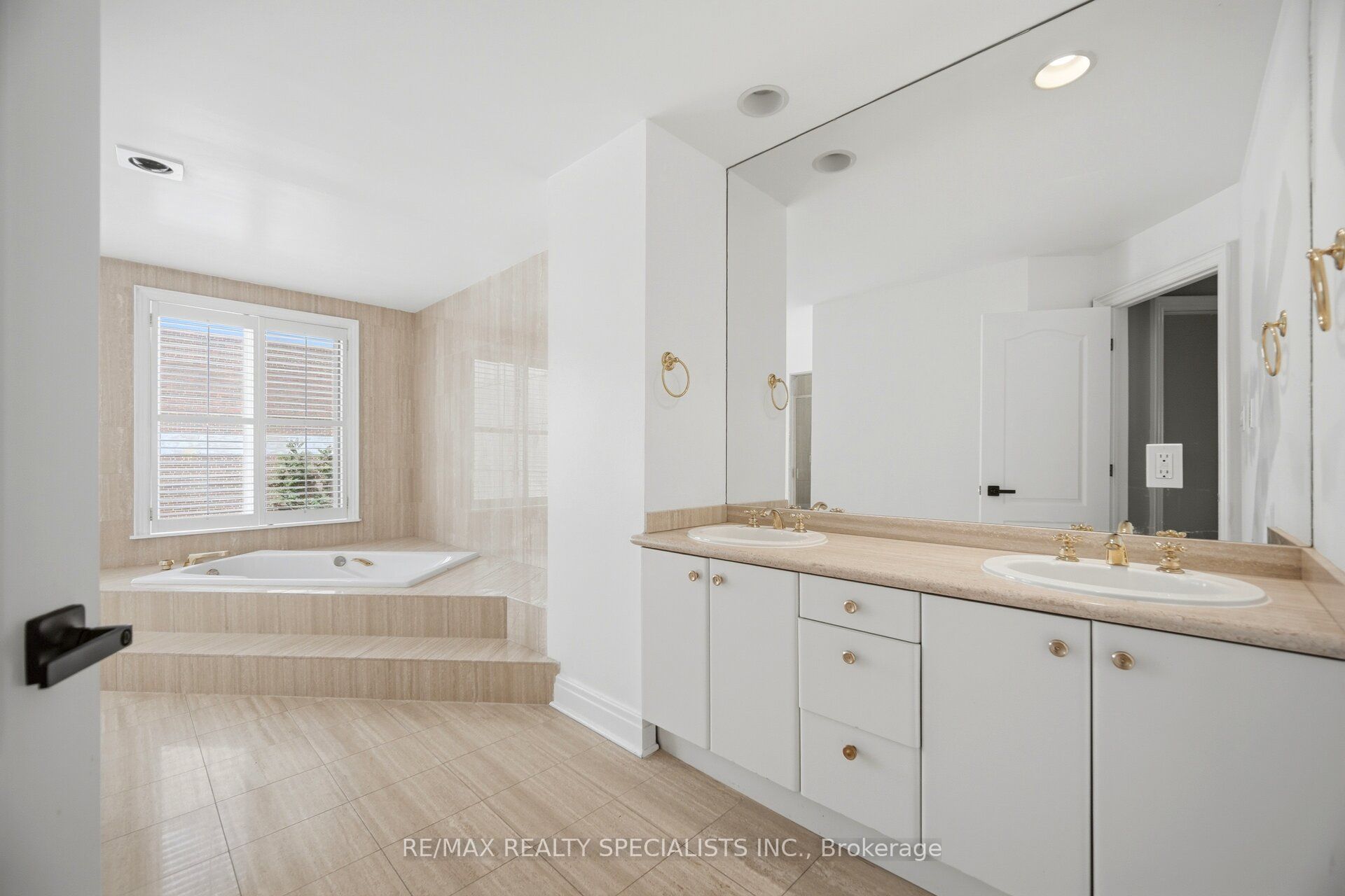 246 Walmer Road Property Photo 24
