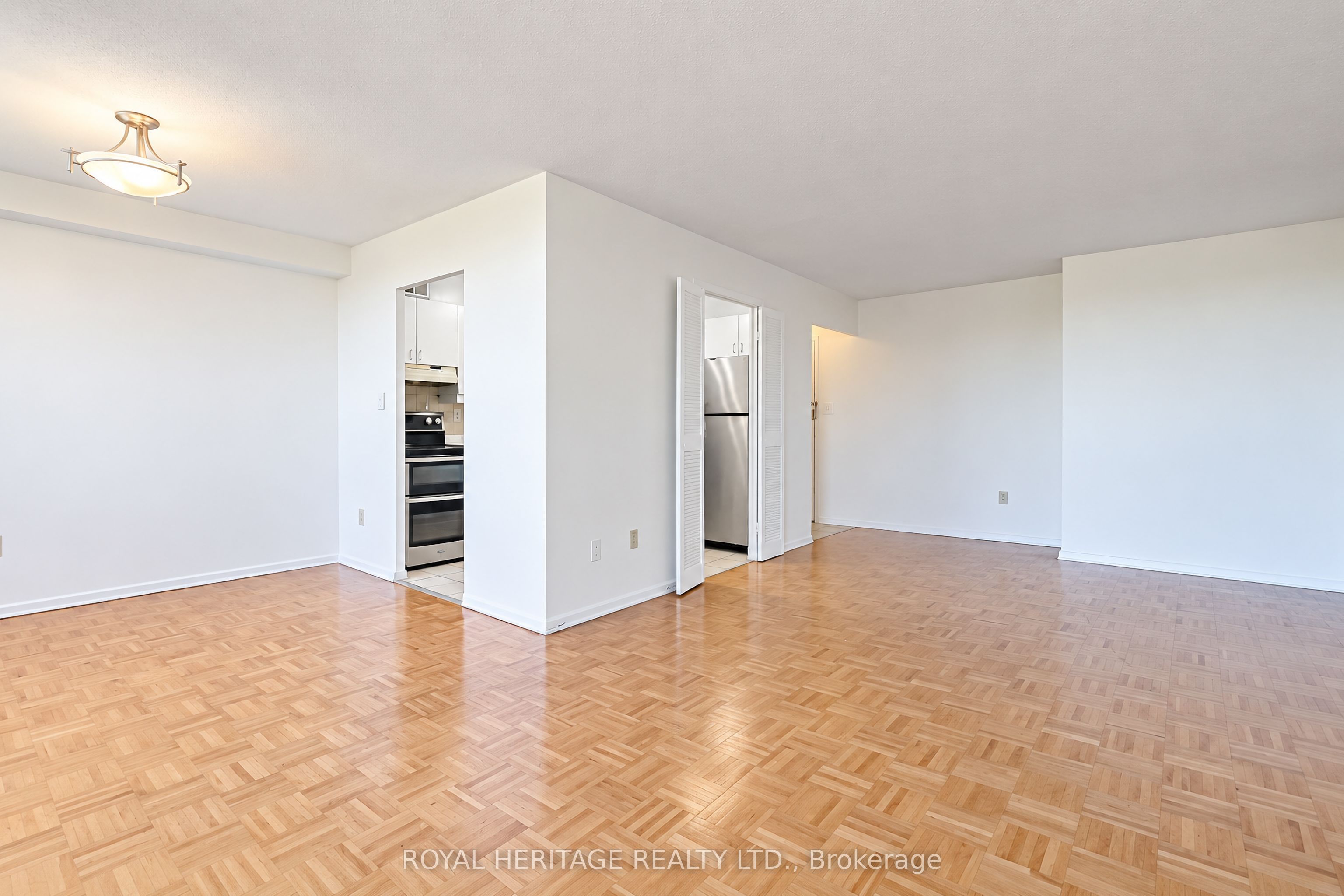 10 Edgecliff Golfway 603 Property Photo 13