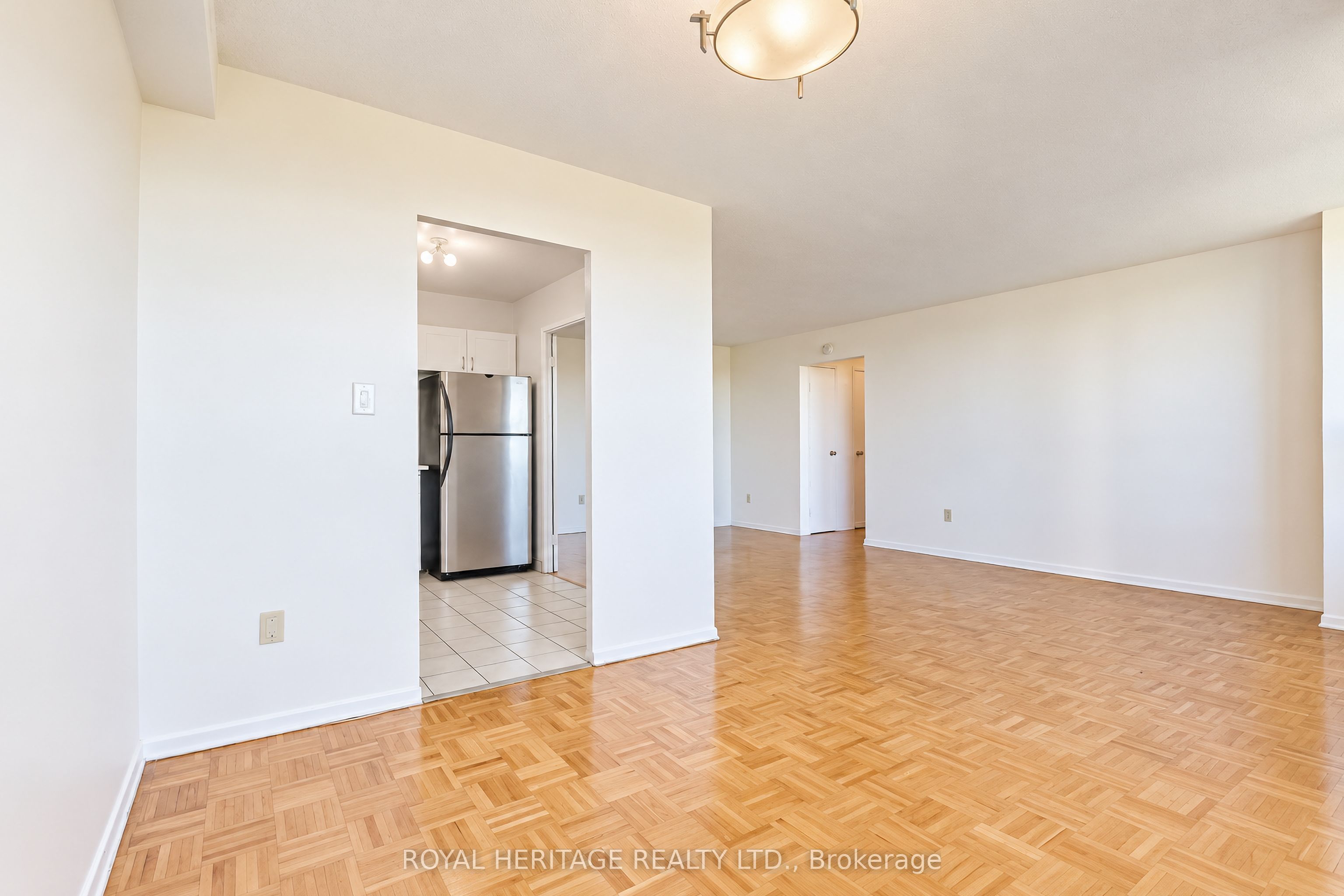 10 Edgecliff Golfway 603 Property Photo 15