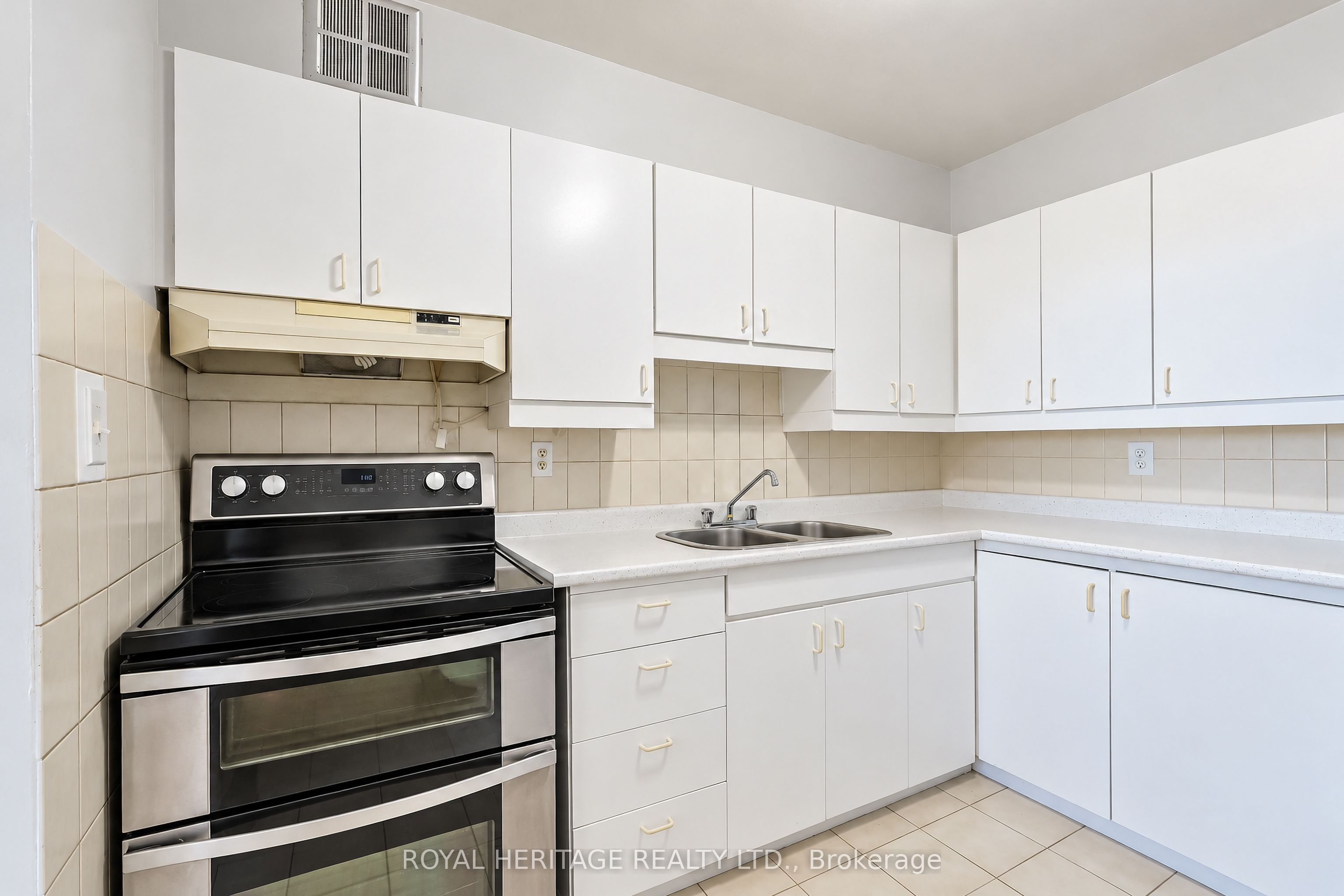 10 Edgecliff Golfway 603 Property Photo 17