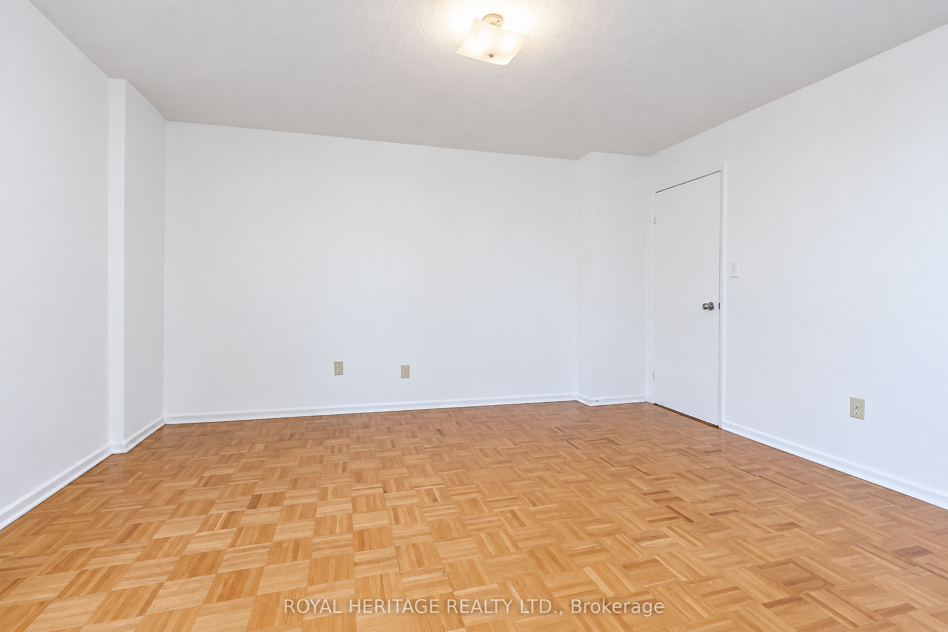 10 Edgecliff Golfway 603 Property Photo 28