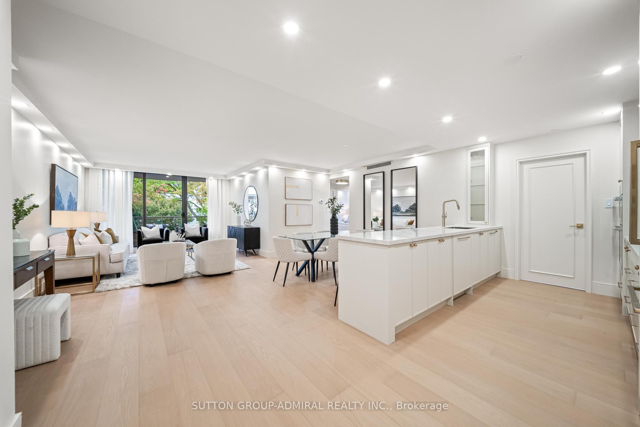 350 Lonsdale Road 407 Property Photo 2