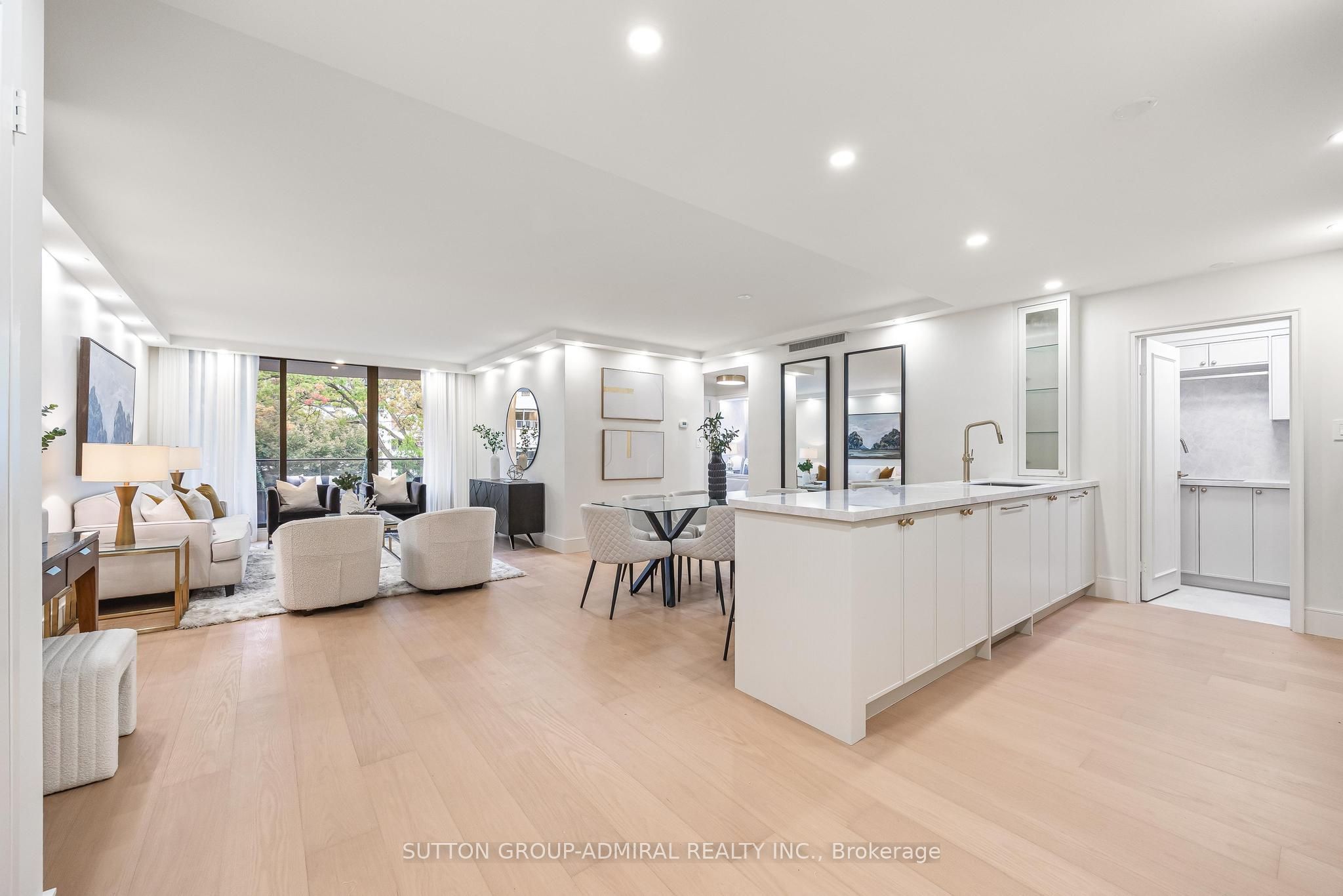 350 Lonsdale Road 407 Property Photo 3