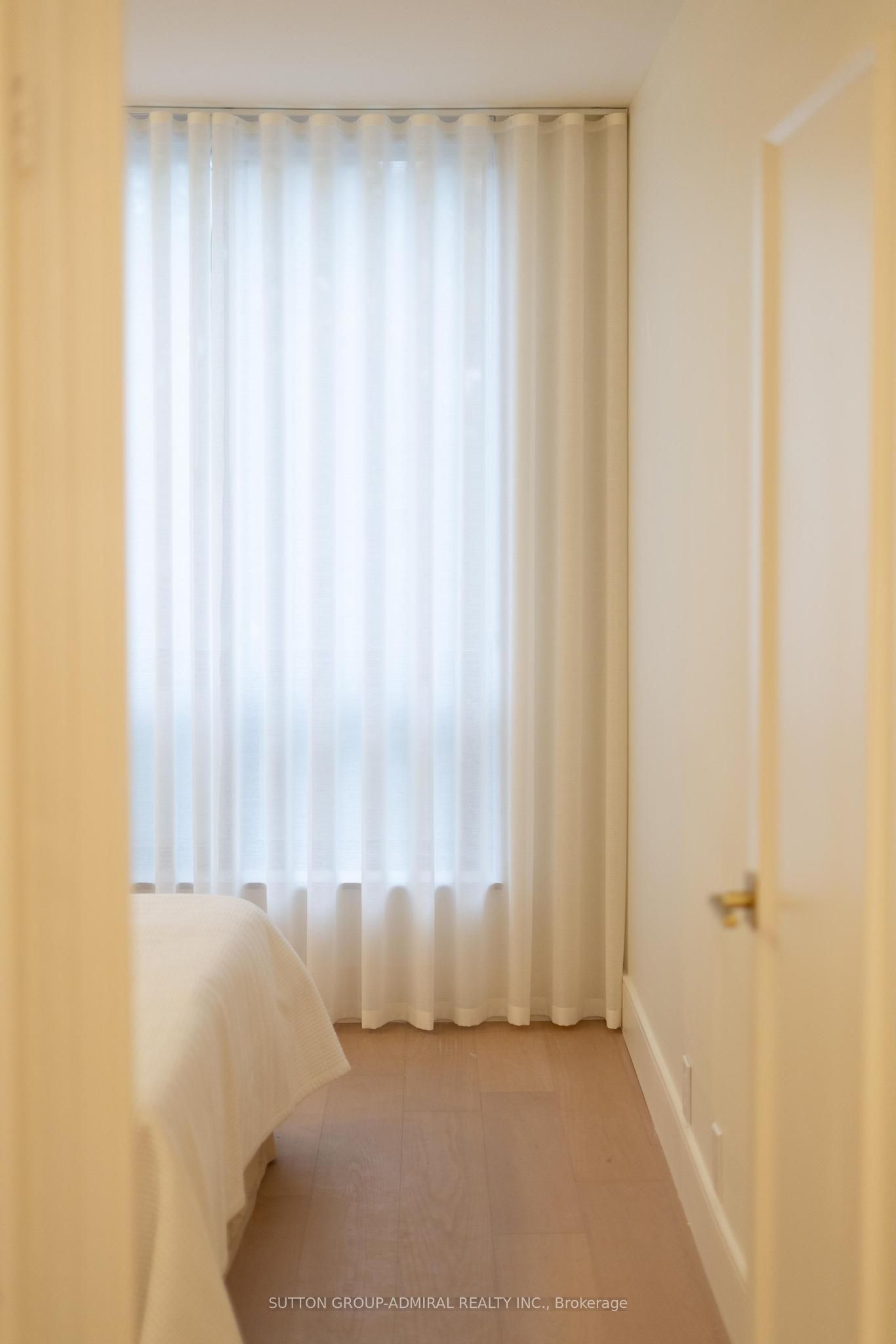350 Lonsdale Road 407 Property Photo 27