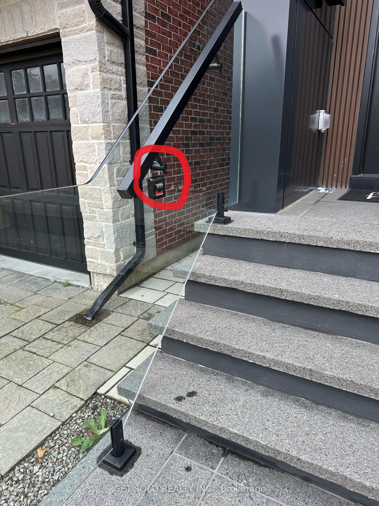 551 Broadway Avenue Property Photo 12