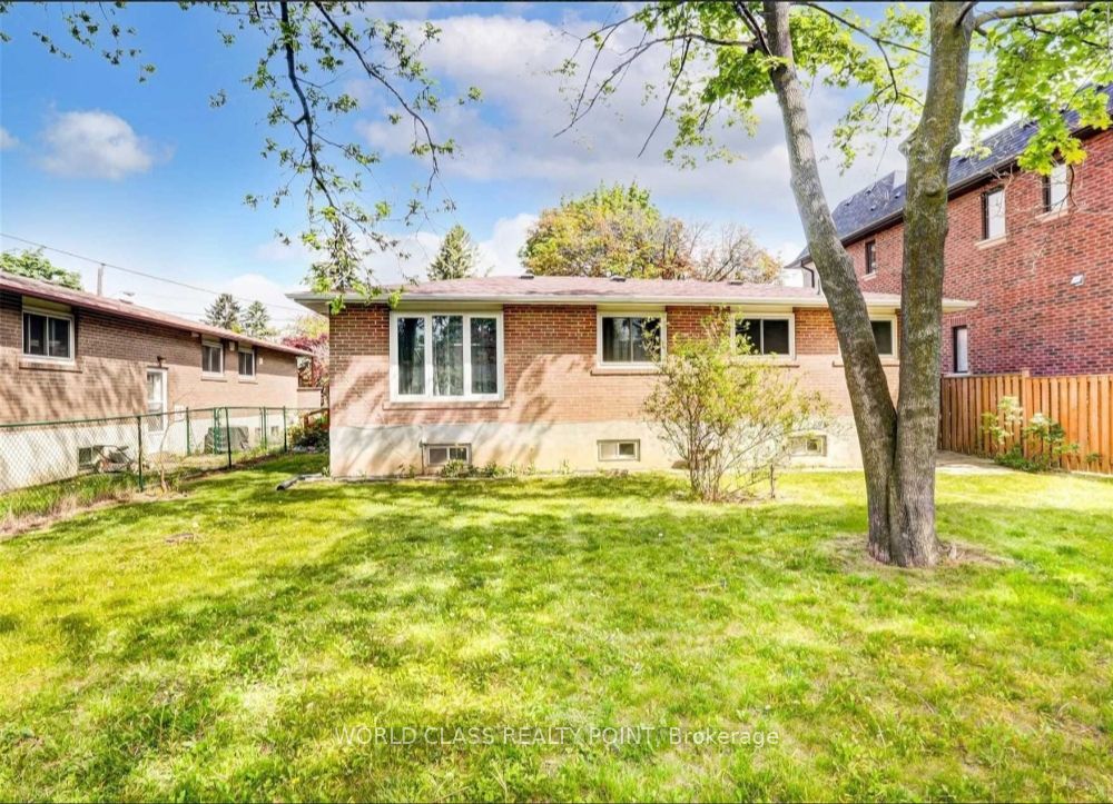 31 Grove Park Crescent Property Photo 12