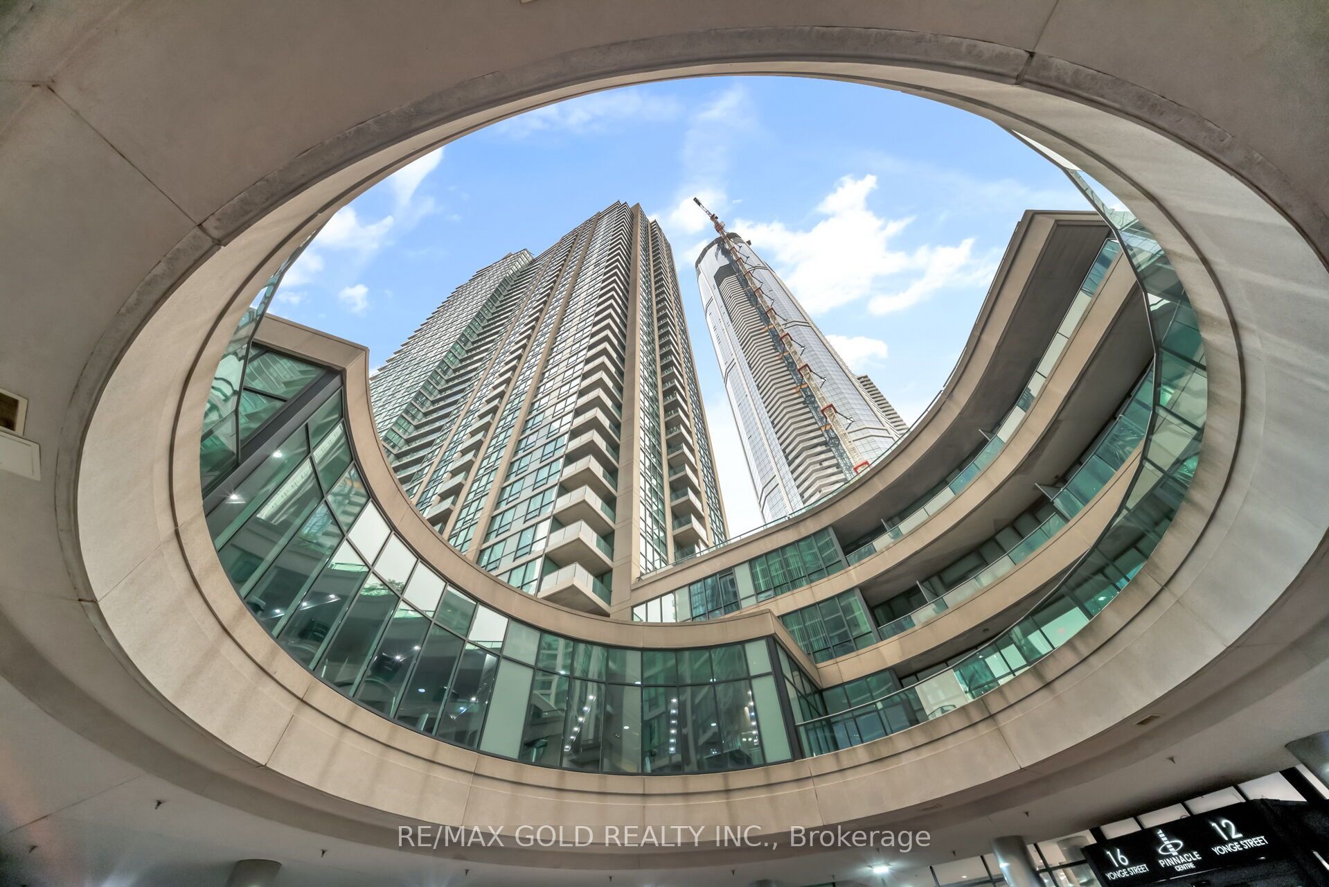 16 Yonge Street 1808 Property Photo 3