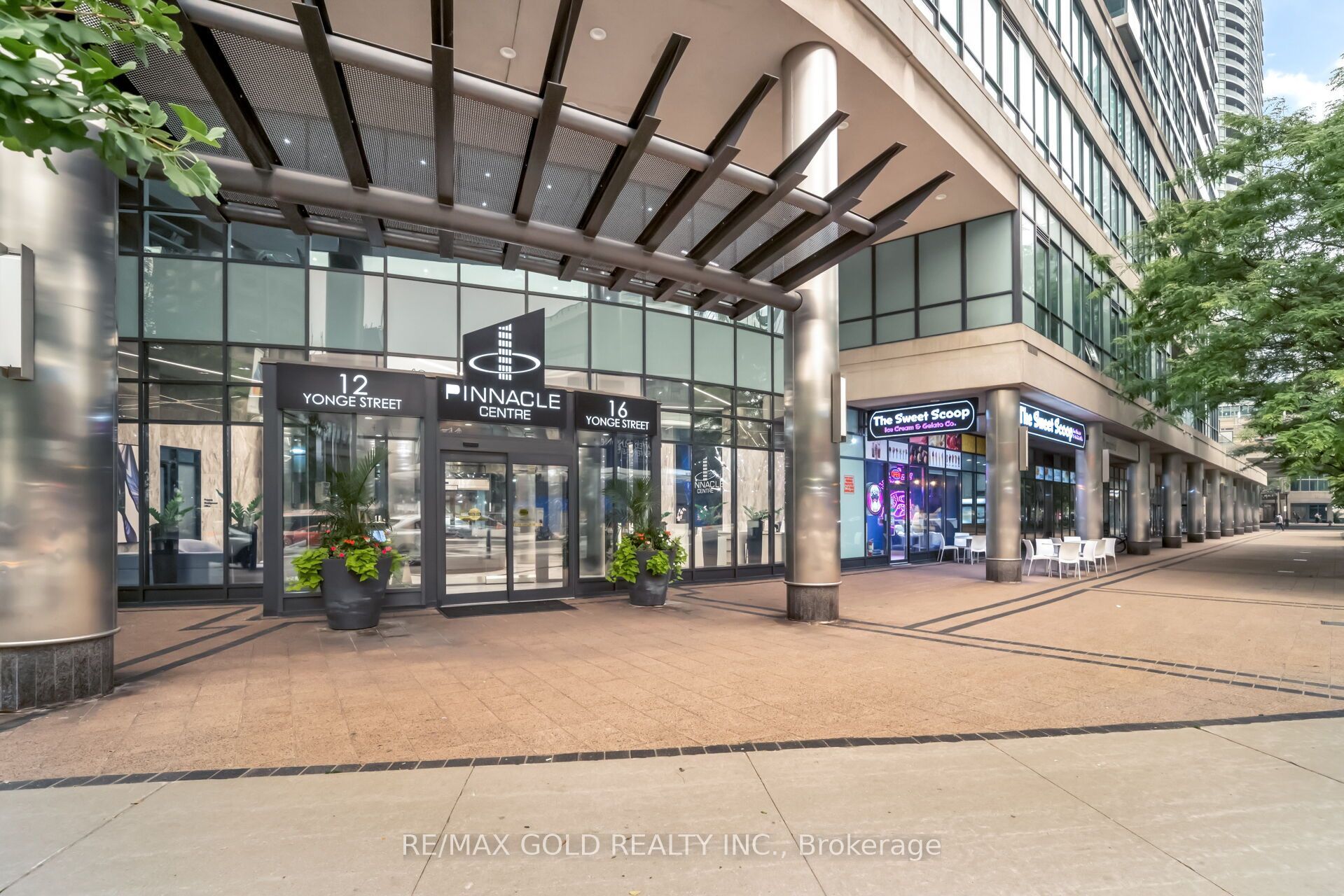 16 Yonge Street 1808 Property Photo 4