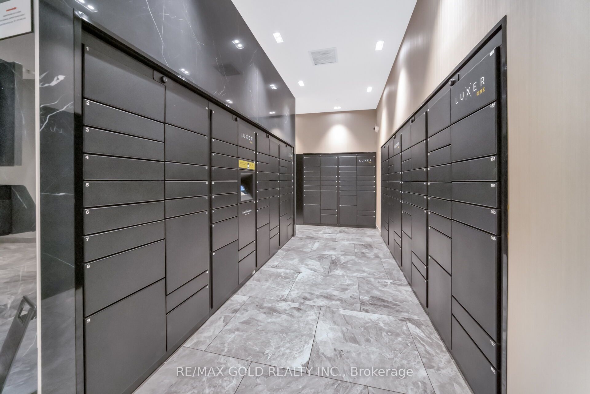 16 Yonge Street 1808 Property Photo 9