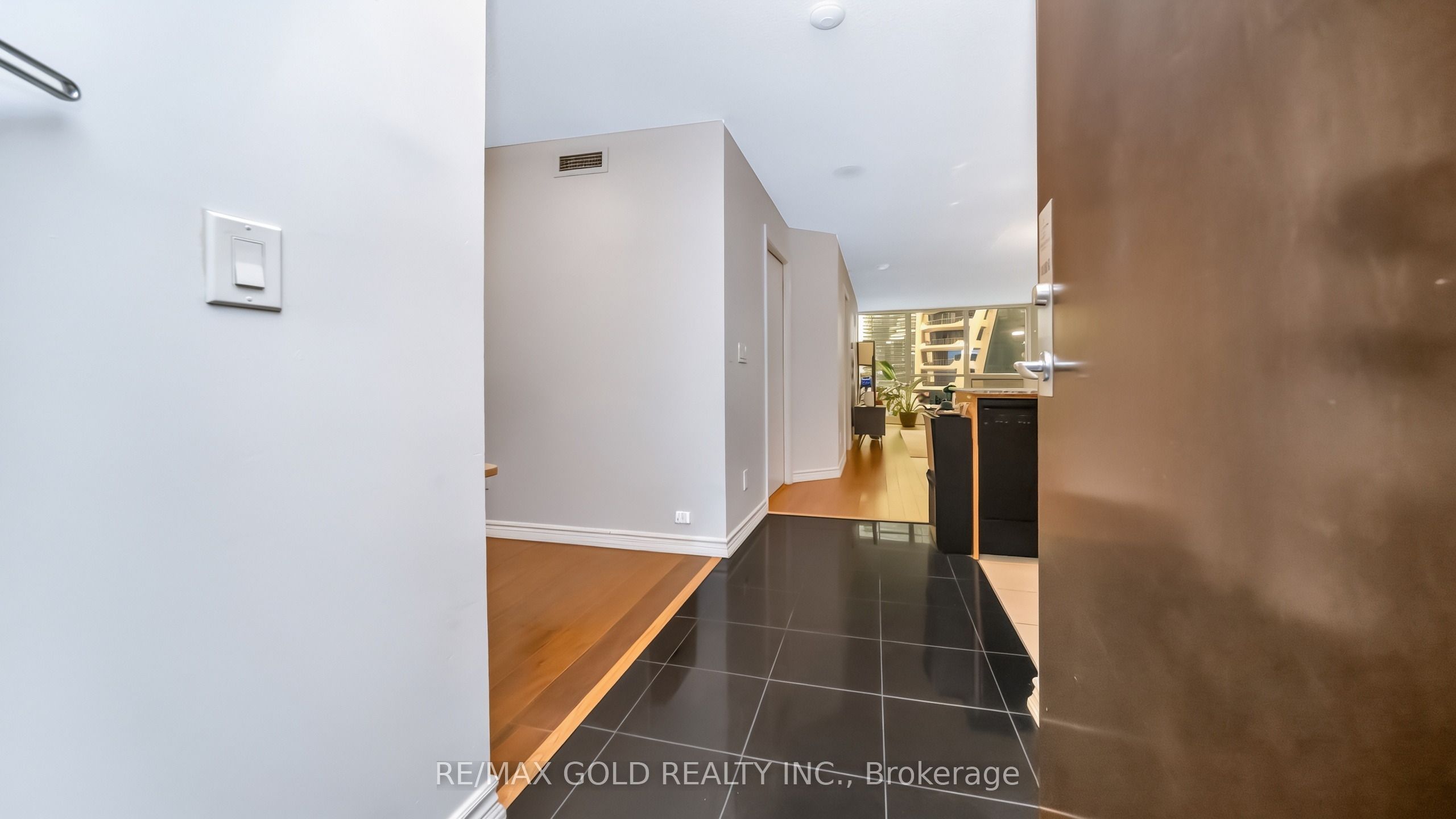 16 Yonge Street 1808 Property Photo 12