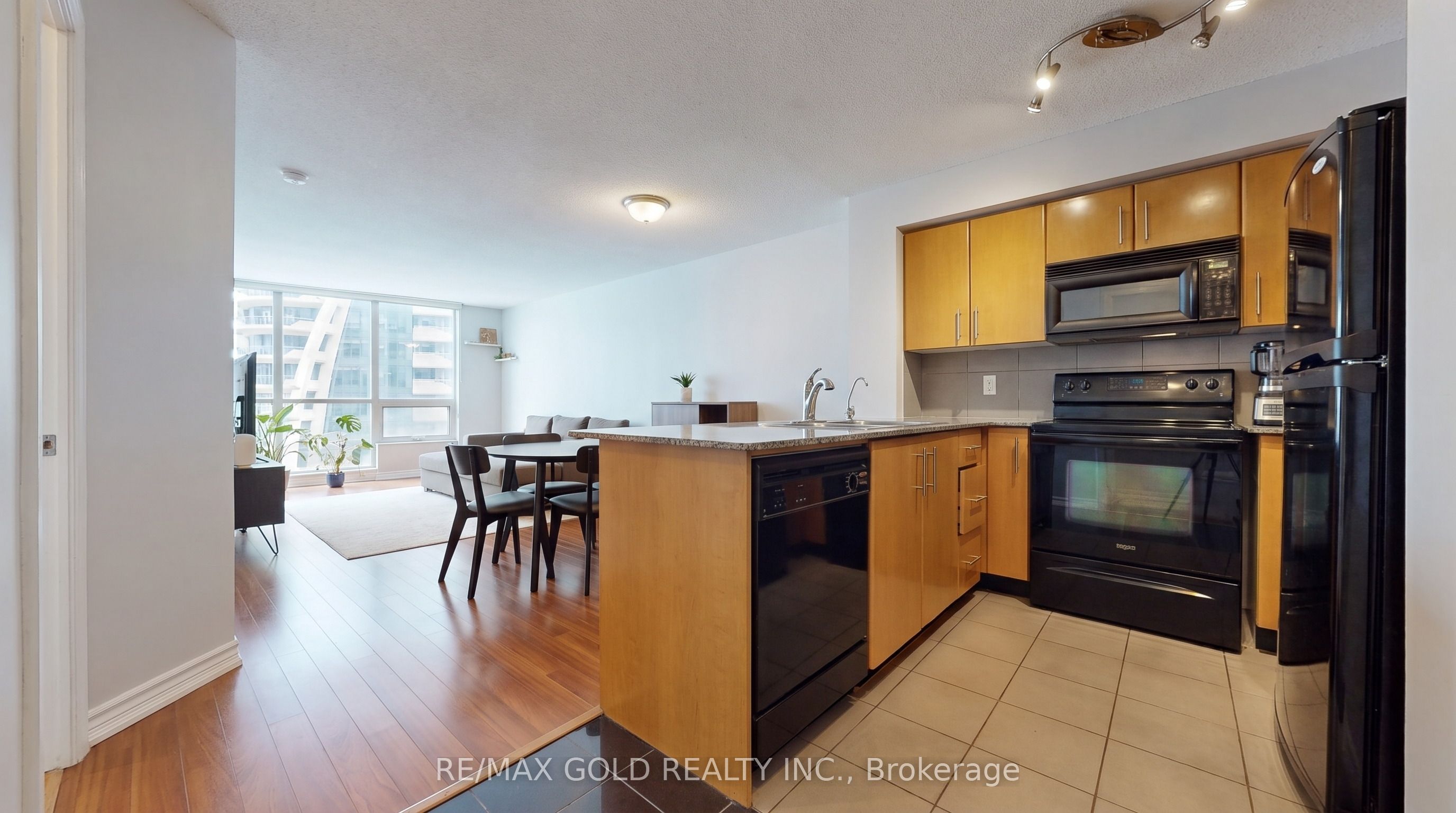 16 Yonge Street 1808 Property Photo 16
