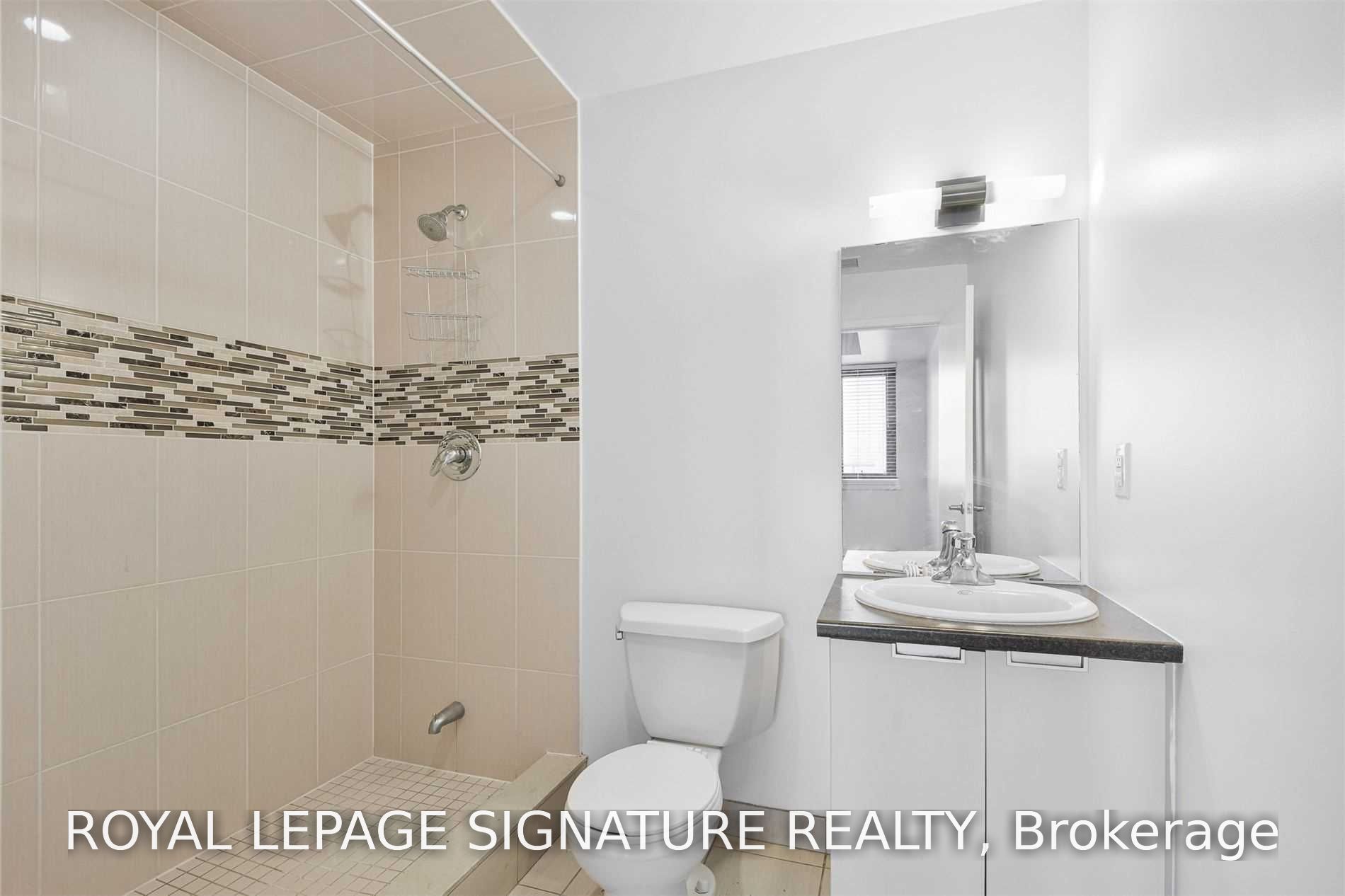 400 Wellington Street W 904 Property Photo 11