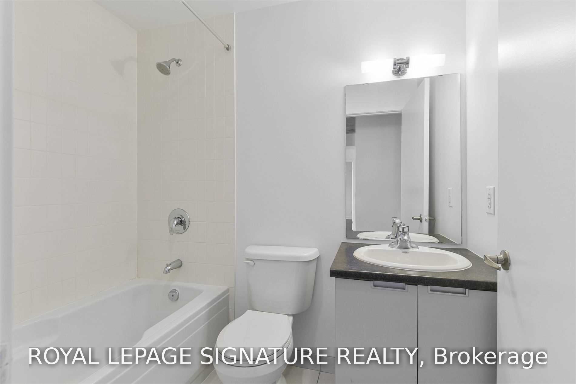 400 Wellington Street W 904 Property Photo 14