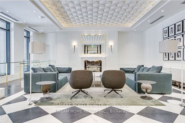 955 Bay Street 2016 Property Photo 4