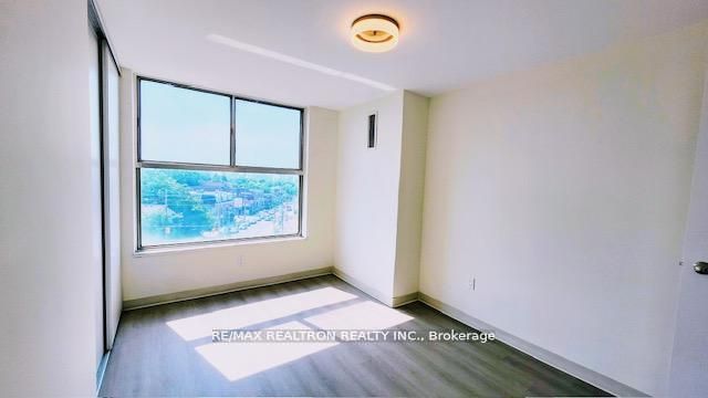 21 Vaughan Road 1002 Property Photo 6