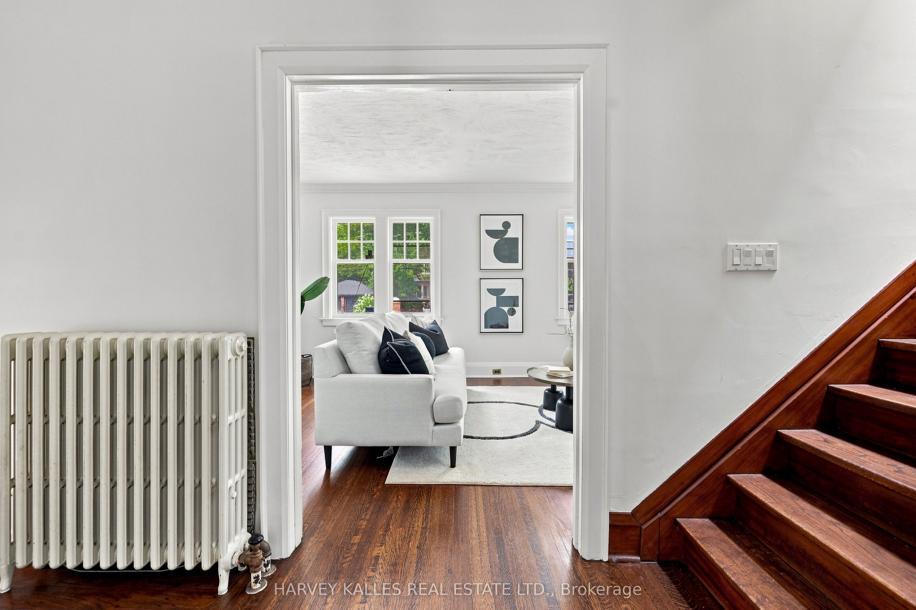 231 Glengrove Avenue W Property Photo 4