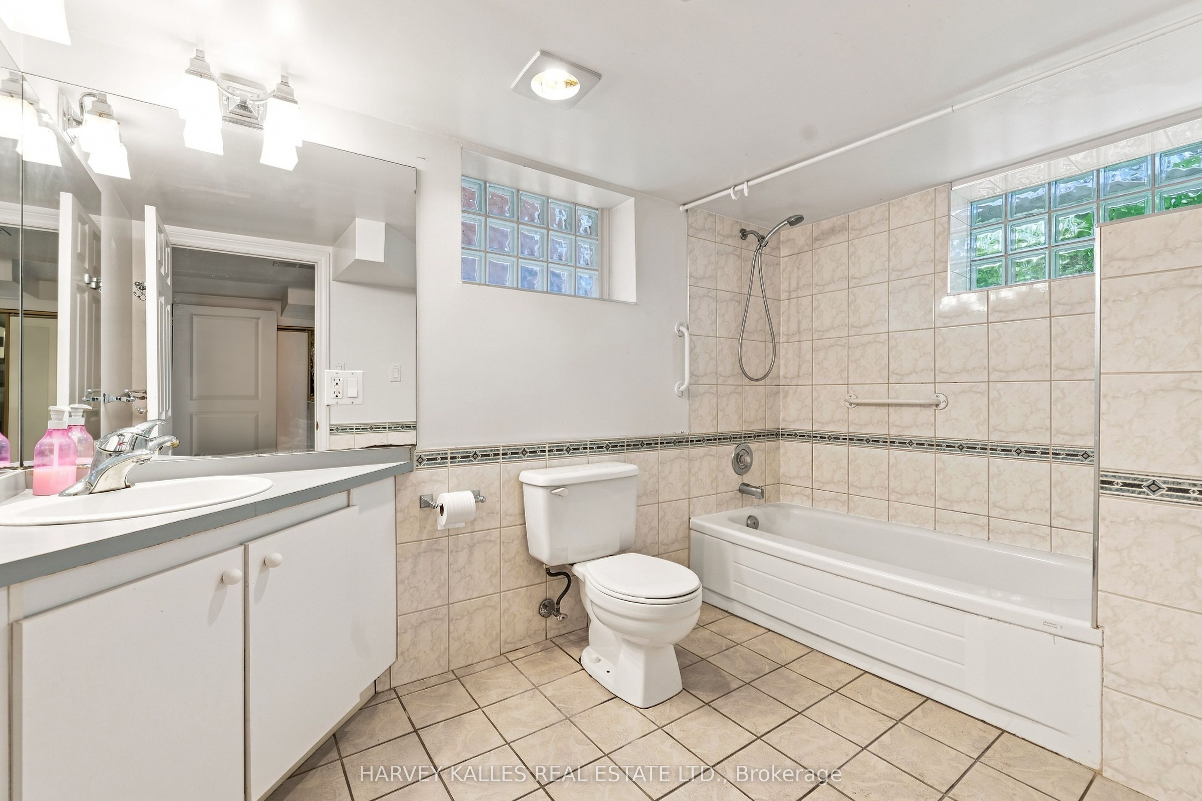 231 Glengrove Avenue W Property Photo 18