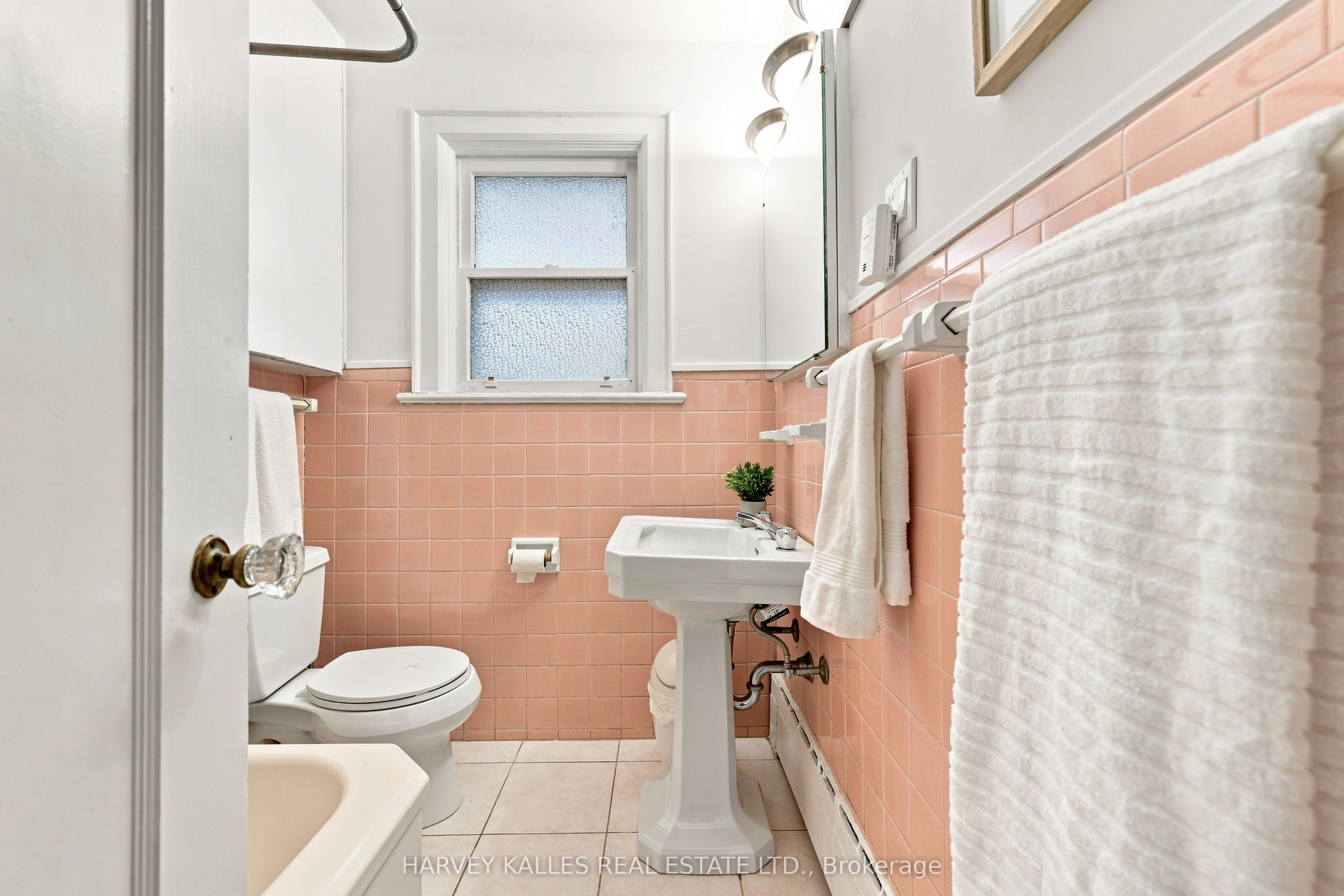 231 Glengrove Avenue W Property Photo 26