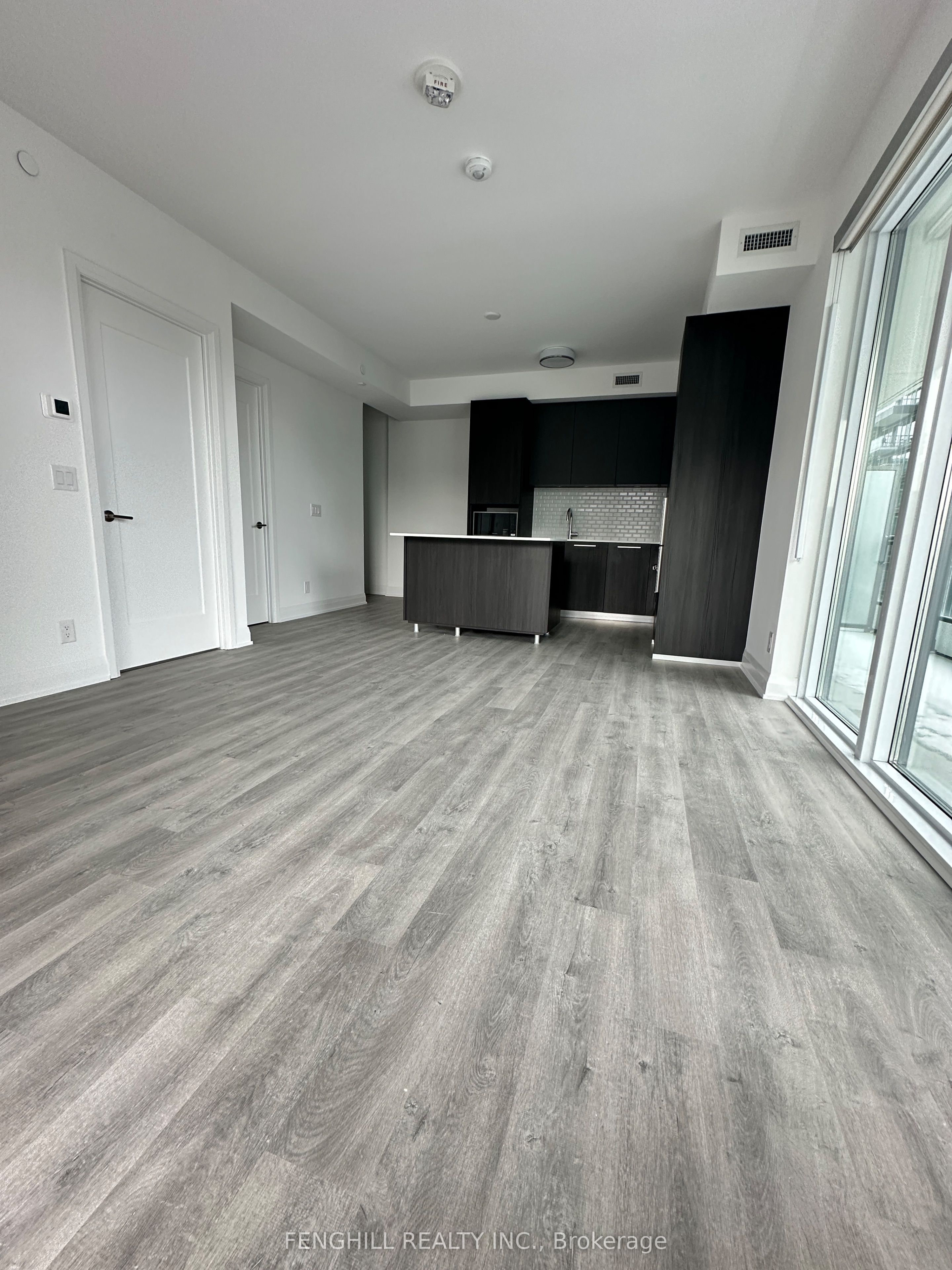 65 Broadway Avenue Property Photo 12