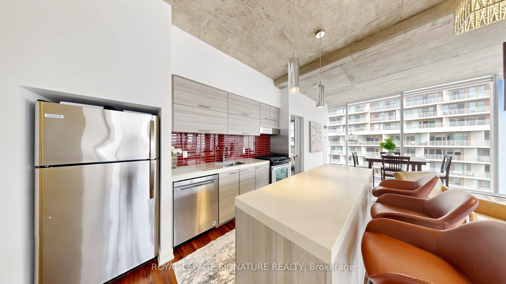 552 Wellington Street W 1305 Property Photo 10