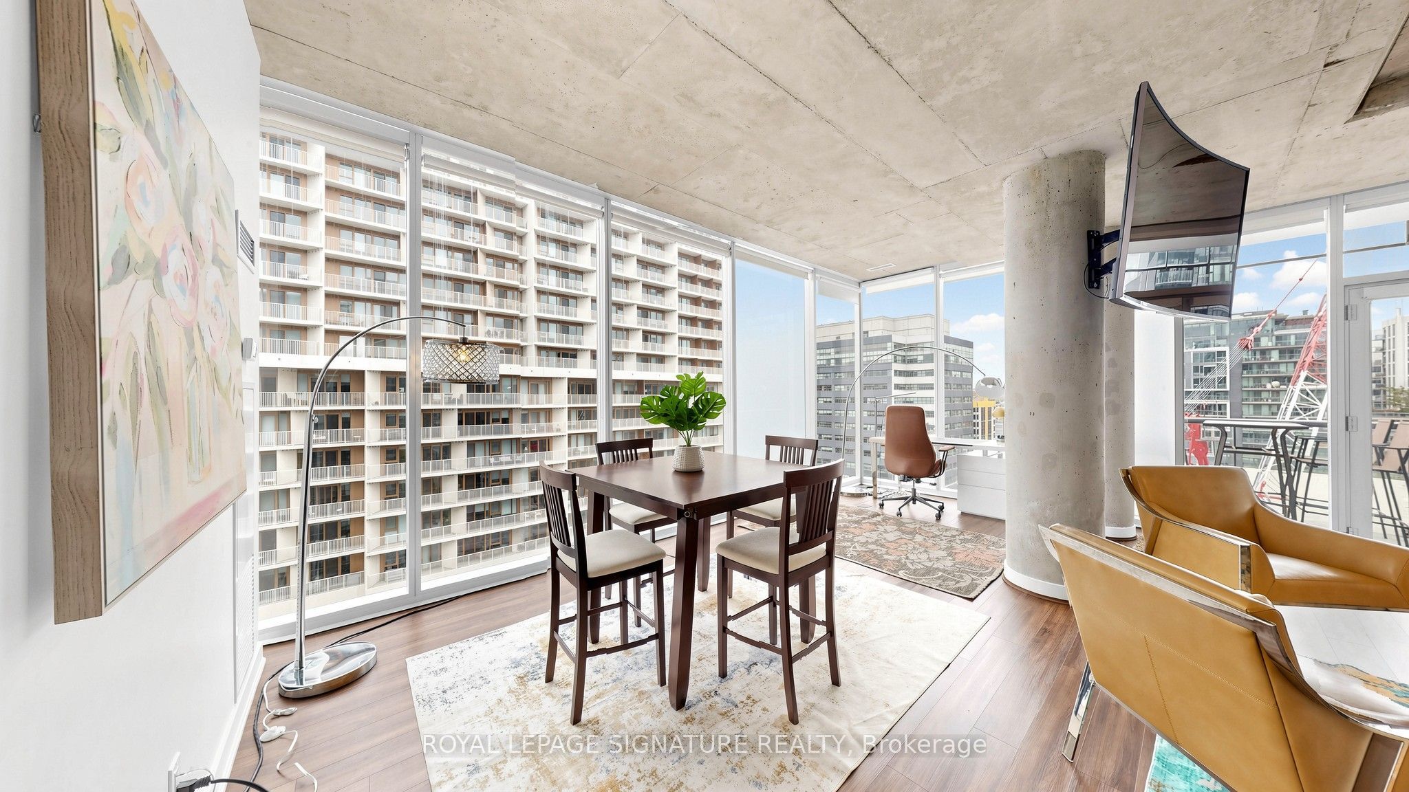 552 Wellington Street W 1305 Property Photo 15