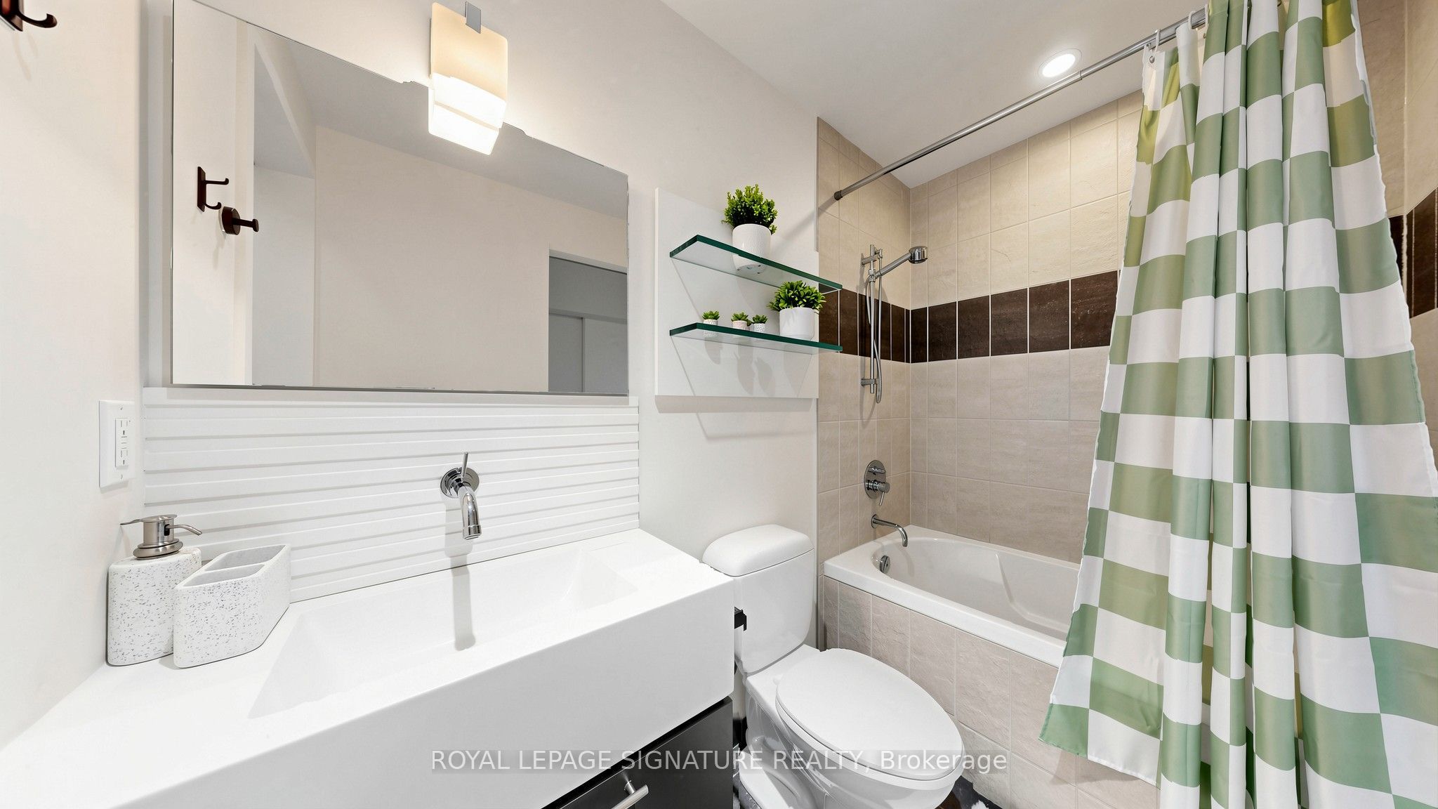552 Wellington Street W 1305 Property Photo 32