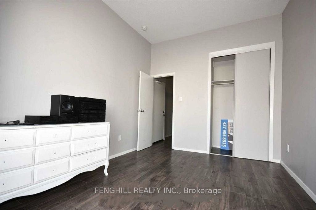 678 Bathurst Street Main Property Photo 3