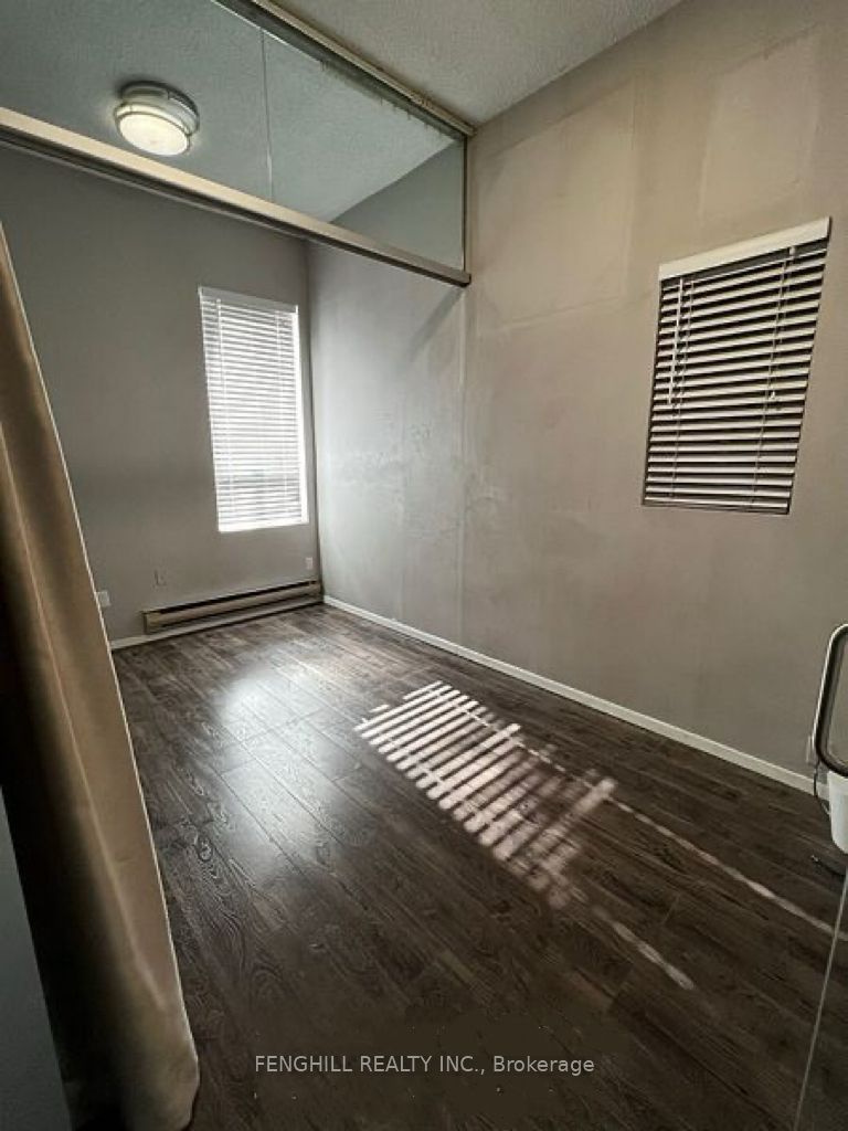 678 Bathurst Street Main Property Photo 4