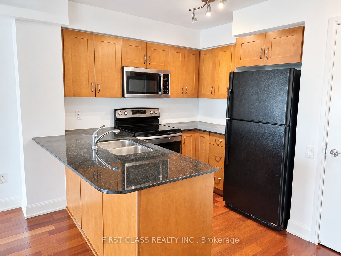 2181 Yonge Street 2912 Property Photo 4