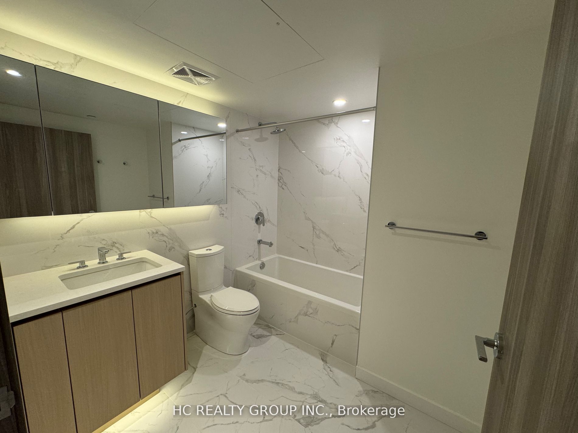27 Mcmahon Drive 2015 Property Photo 6