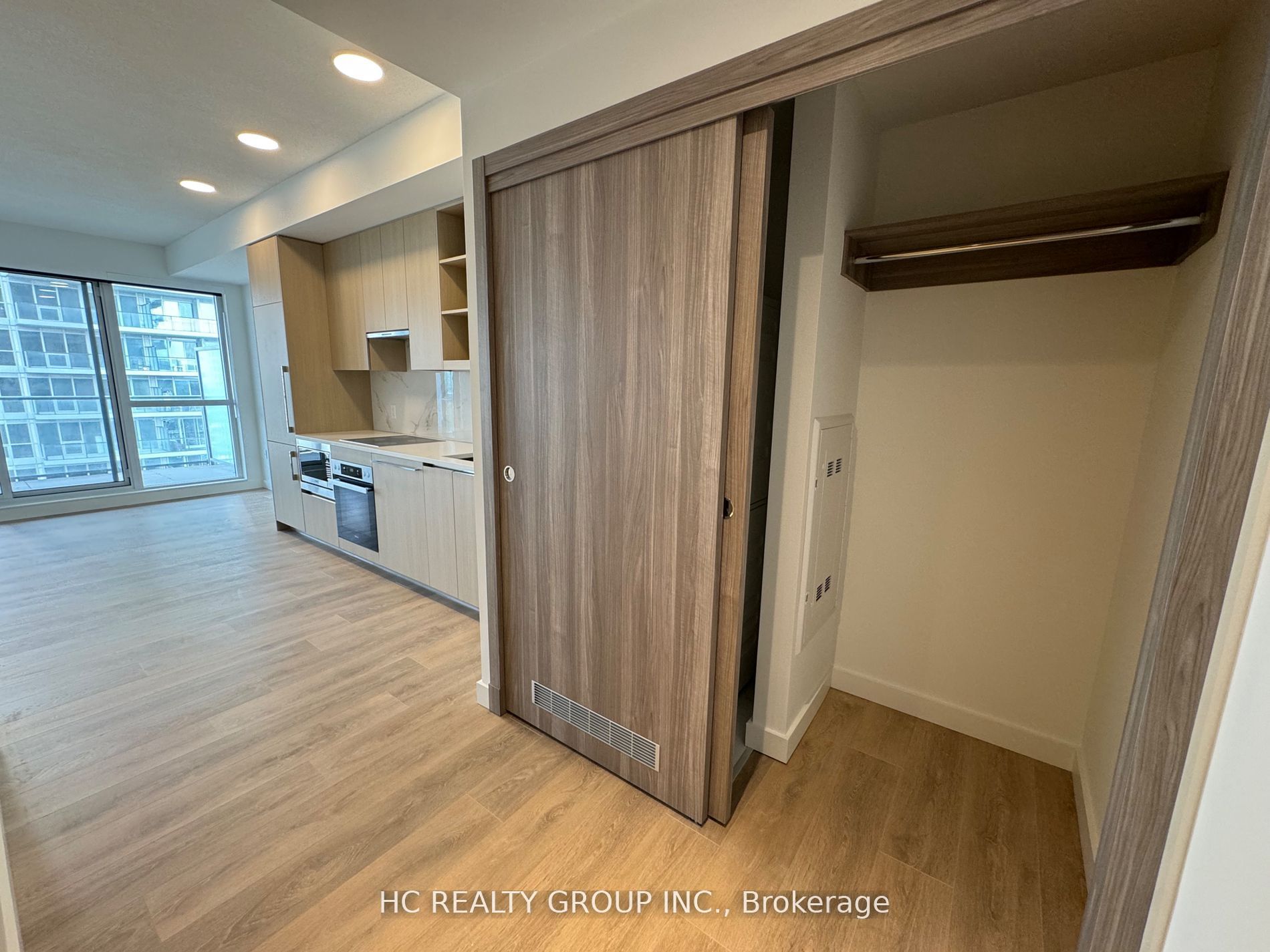 27 Mcmahon Drive 2015 Property Photo 7