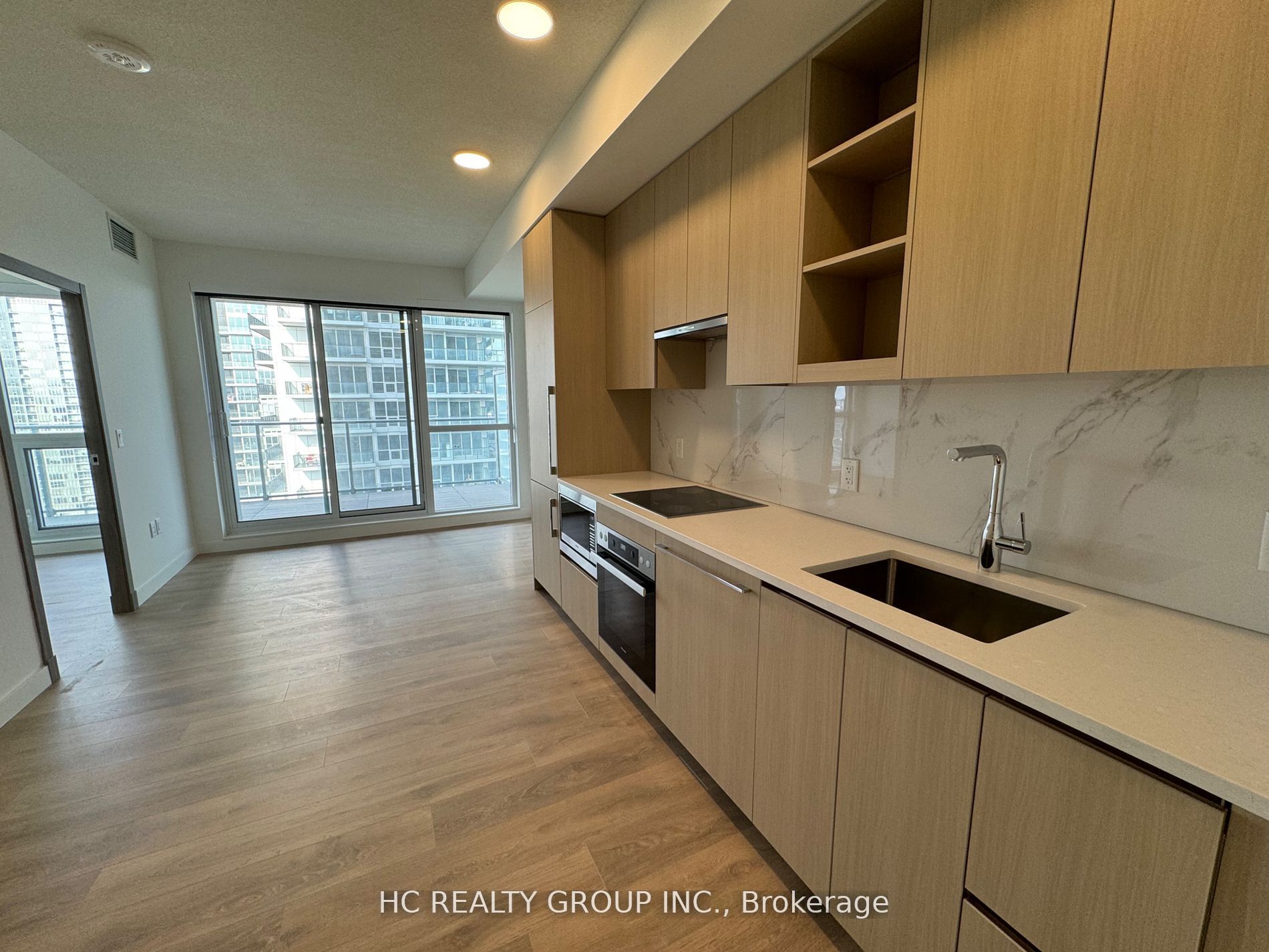 27 Mcmahon Drive 2015 Property Photo 8