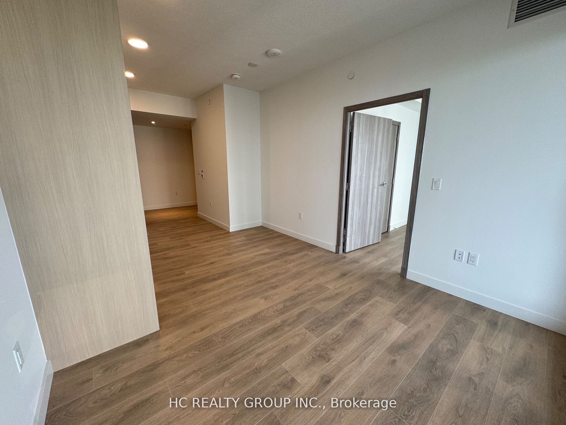 27 Mcmahon Drive 2015 Property Photo 11