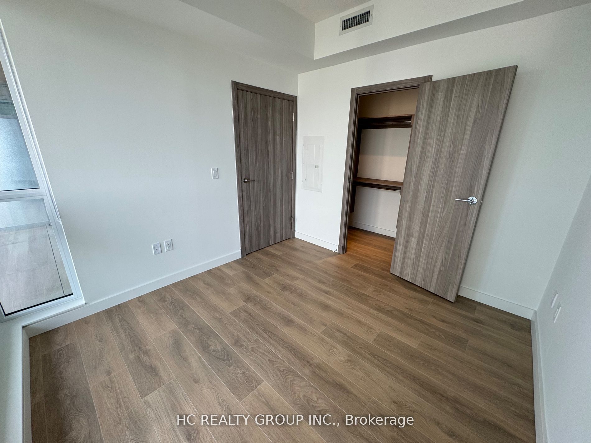 27 Mcmahon Drive 2015 Property Photo 15