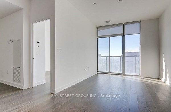 11 Wellesley Street W 3306 Property Photo 5