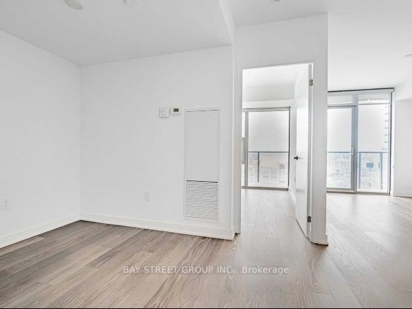 11 Wellesley Street W 3306 Property Photo 6
