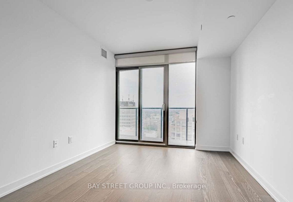 11 Wellesley Street W 3306 Property Photo 8