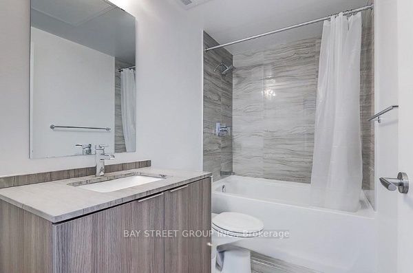 11 Wellesley Street W 3306 Property Photo 9