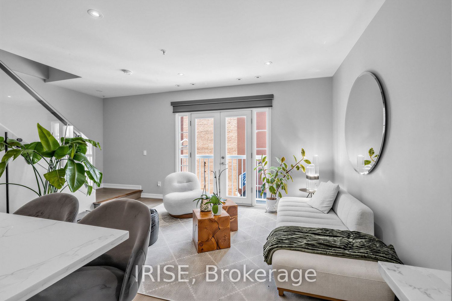 539 Jarvis Street Ph8 Property Photo 7