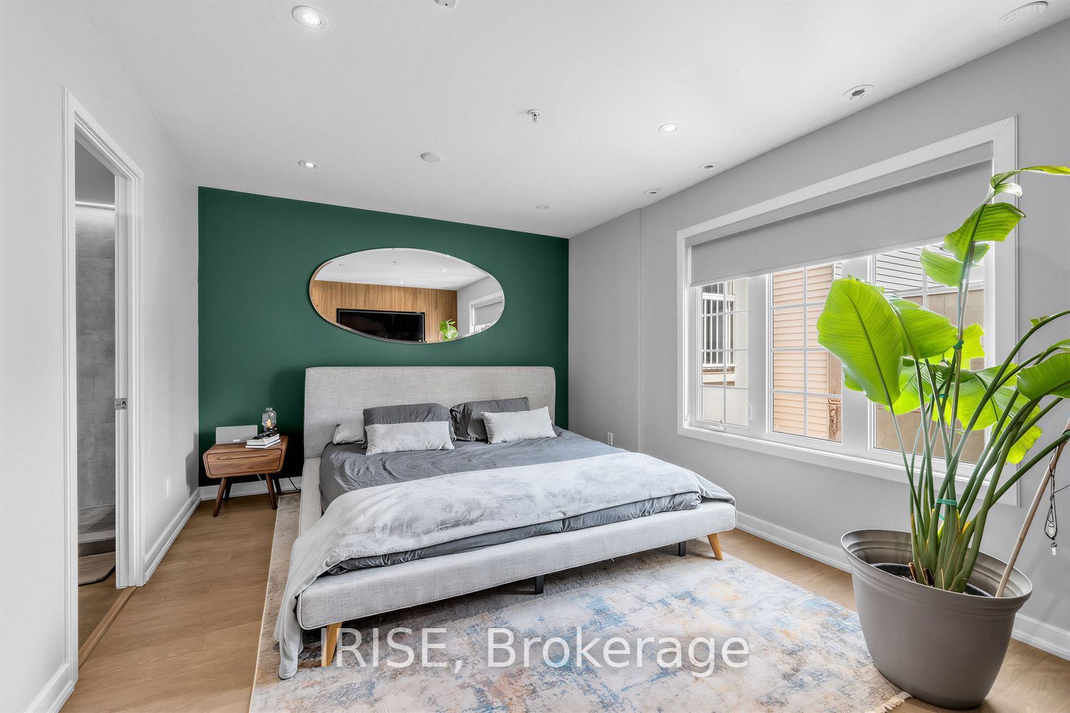 539 Jarvis Street Ph8 Property Photo 12